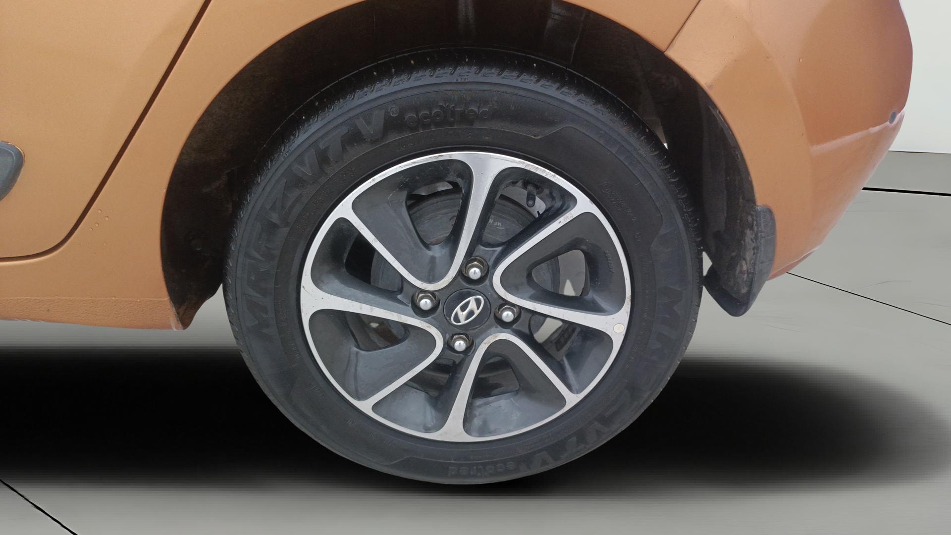 View 2017 Hyundai Grand i10 1.2 Asta Petrol Image 8 Used 2017 Hyundai Grand i10 1.2 Asta Petrol Image 8