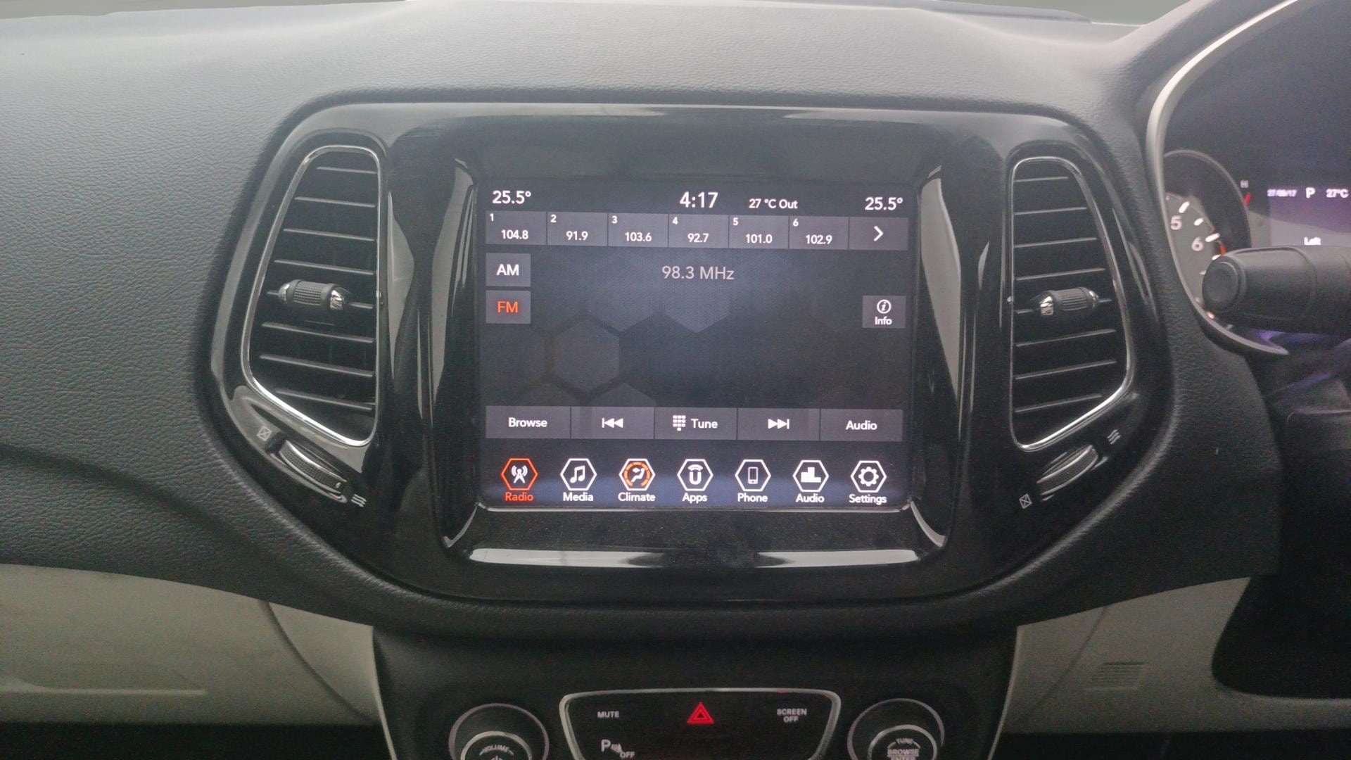 View 2019 Jeep Compass Limited Plus AT Image 17 Used 2019 Jeep Compass Limited Plus AT Image 17