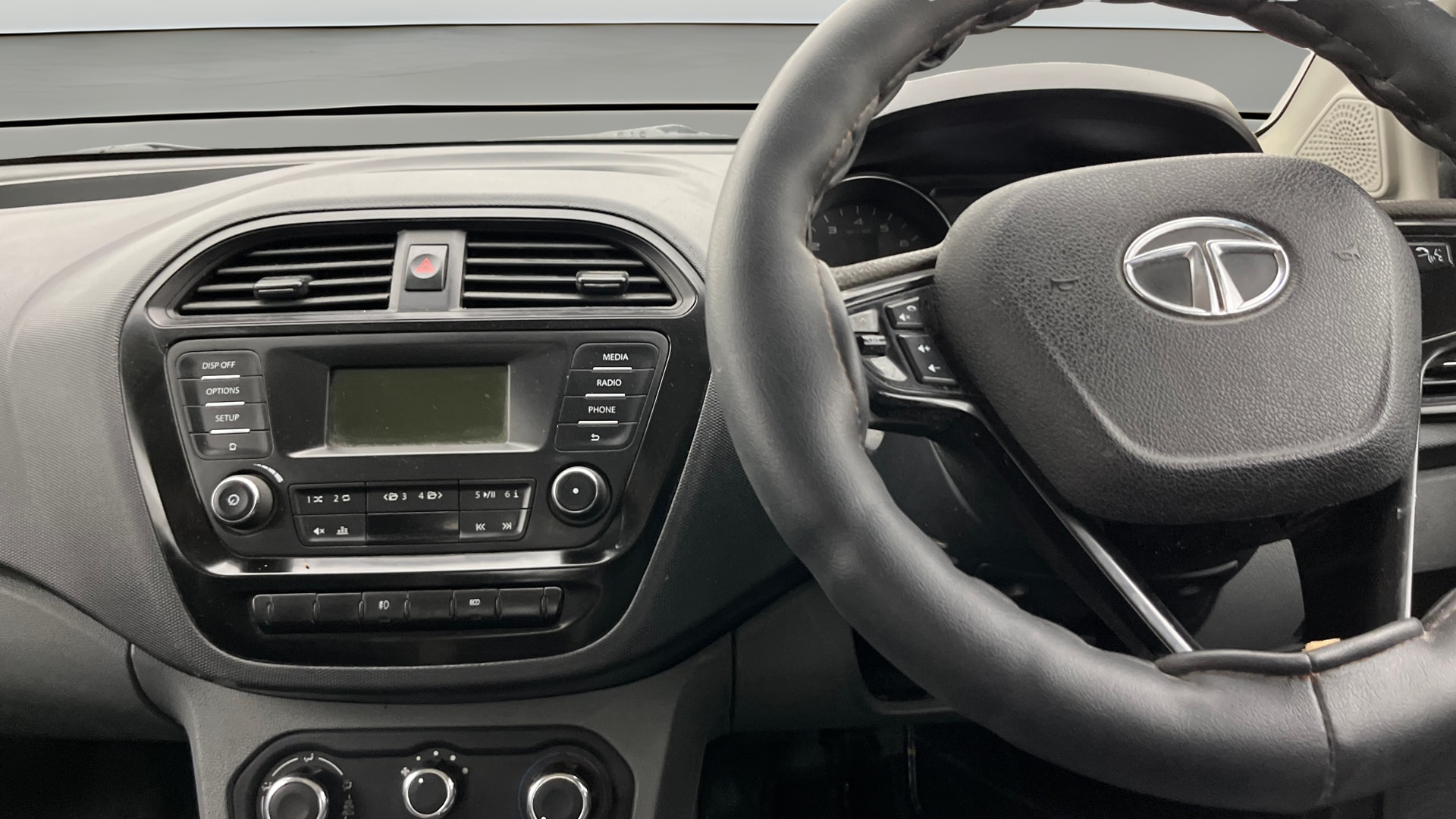 View 2018 Tata Tigor XT Petrol Image 17 Used 2018 Tata Tigor XT Petrol Image 17