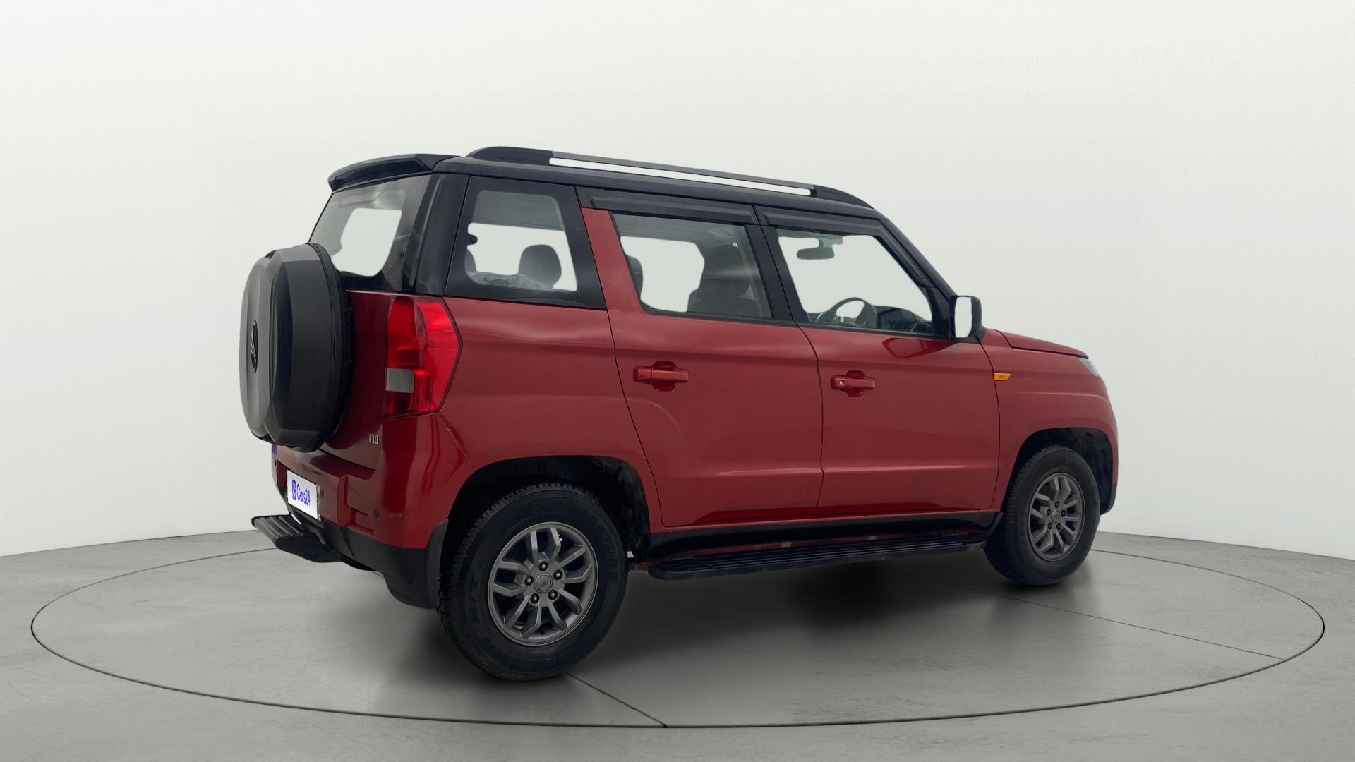 View 2018 Mahindra TUV300 T10 100HP Image 42 Used 2018 Mahindra TUV300 T10 100HP Image 42