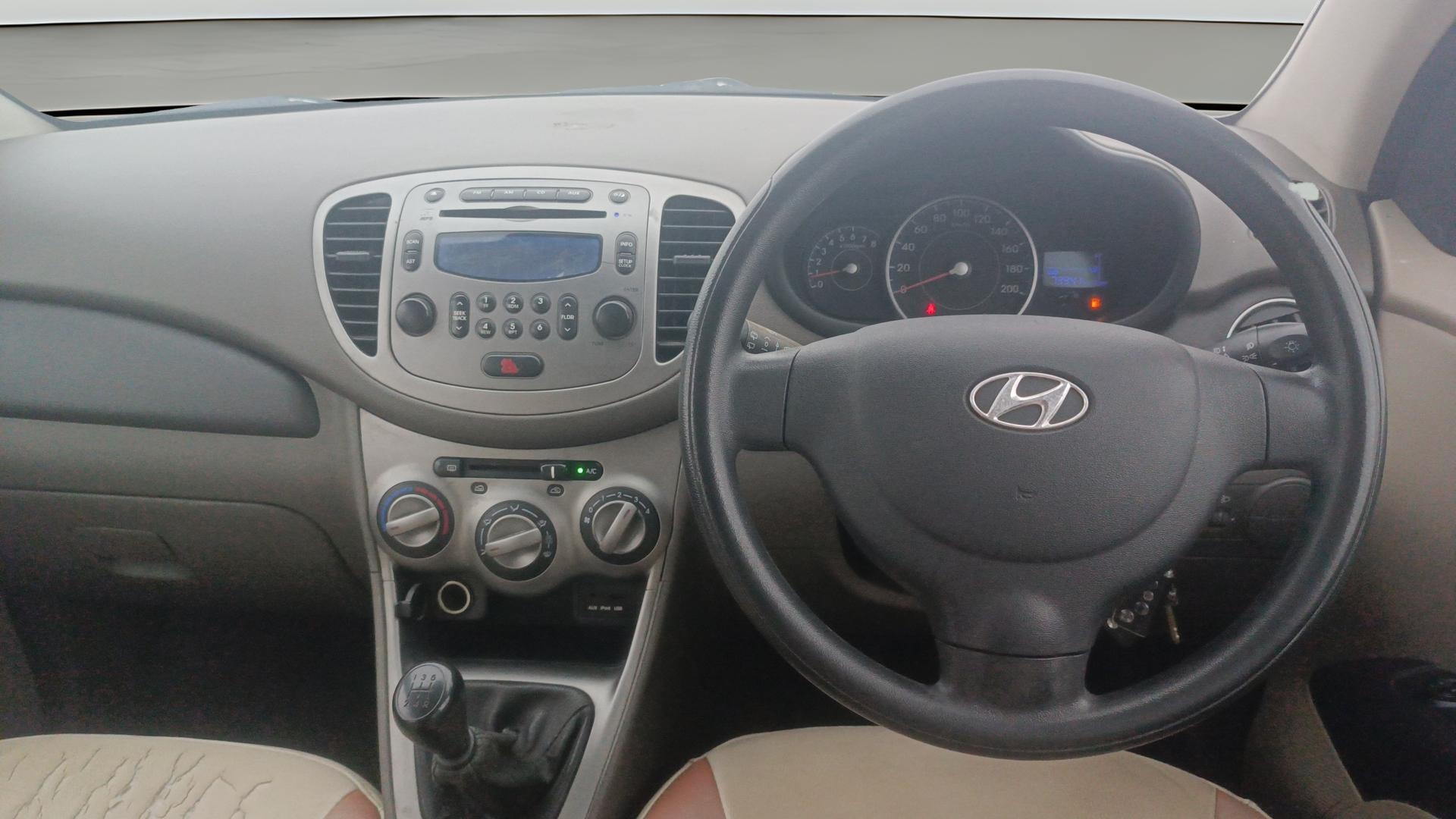 View 2013 Hyundai i10 1.2 Sportz MT Image 20 Used 2013 Hyundai i10 1.2 Sportz MT Image 20