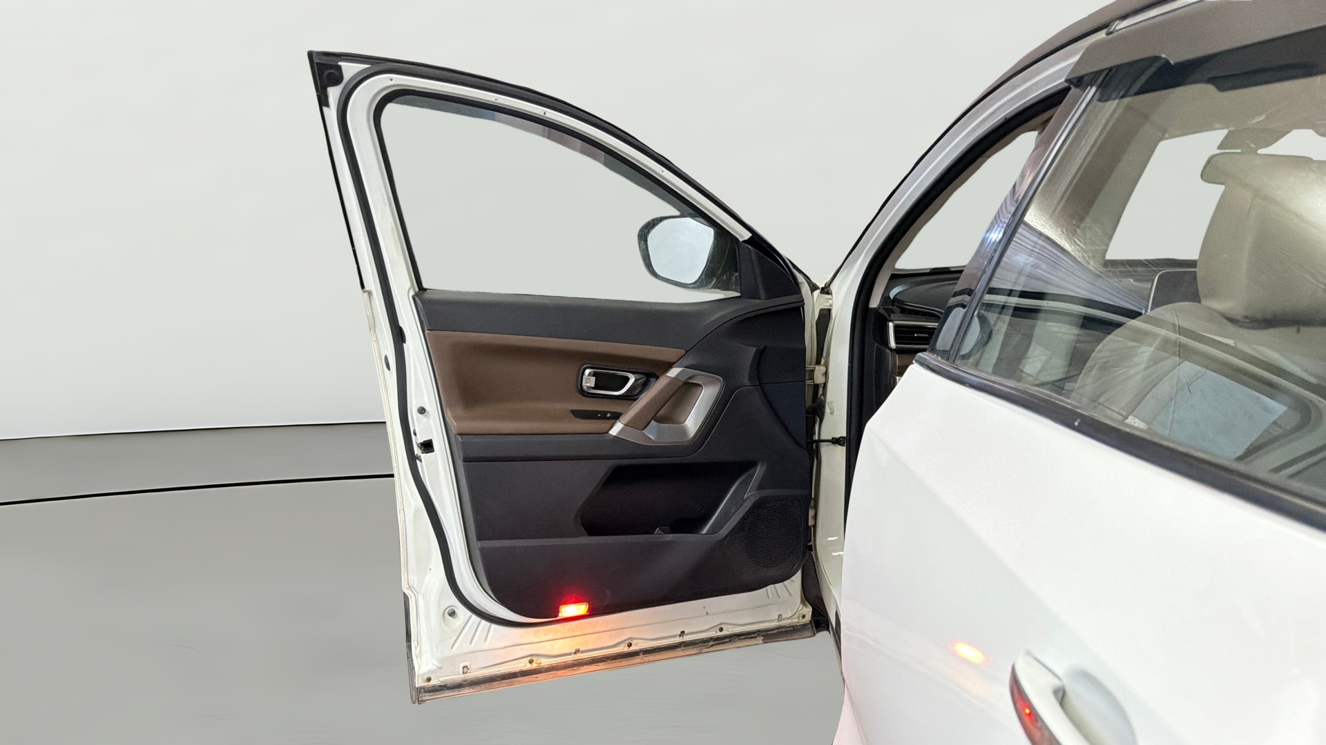 View 2019 Tata Harrier XE Image 32 Used 2019 Tata Harrier XE Image 32