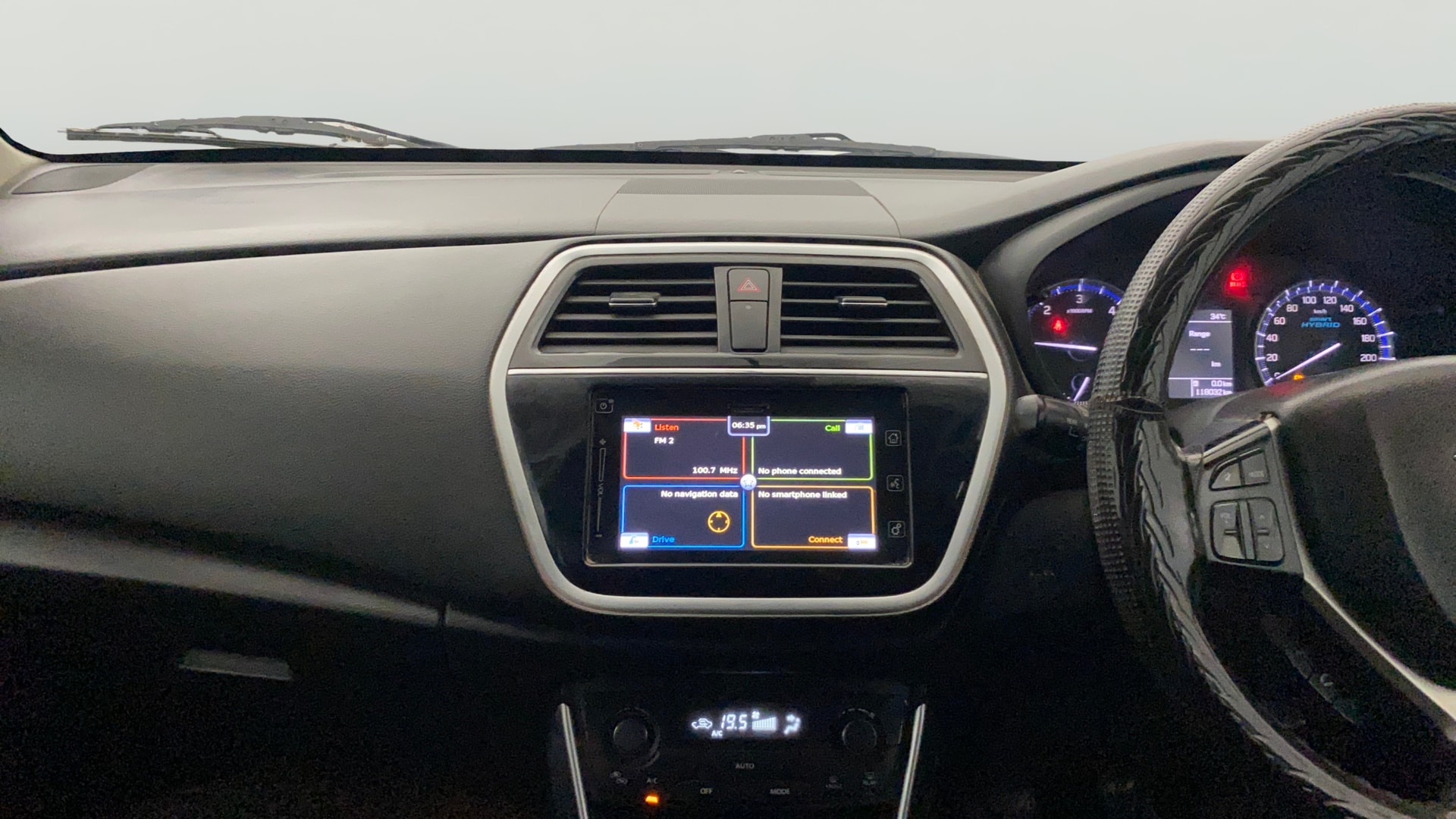 View 2018 Maruti Suzuki 1000 Base Variant Image 32 Used 2018 Maruti Suzuki 1000 Base Variant Image 32