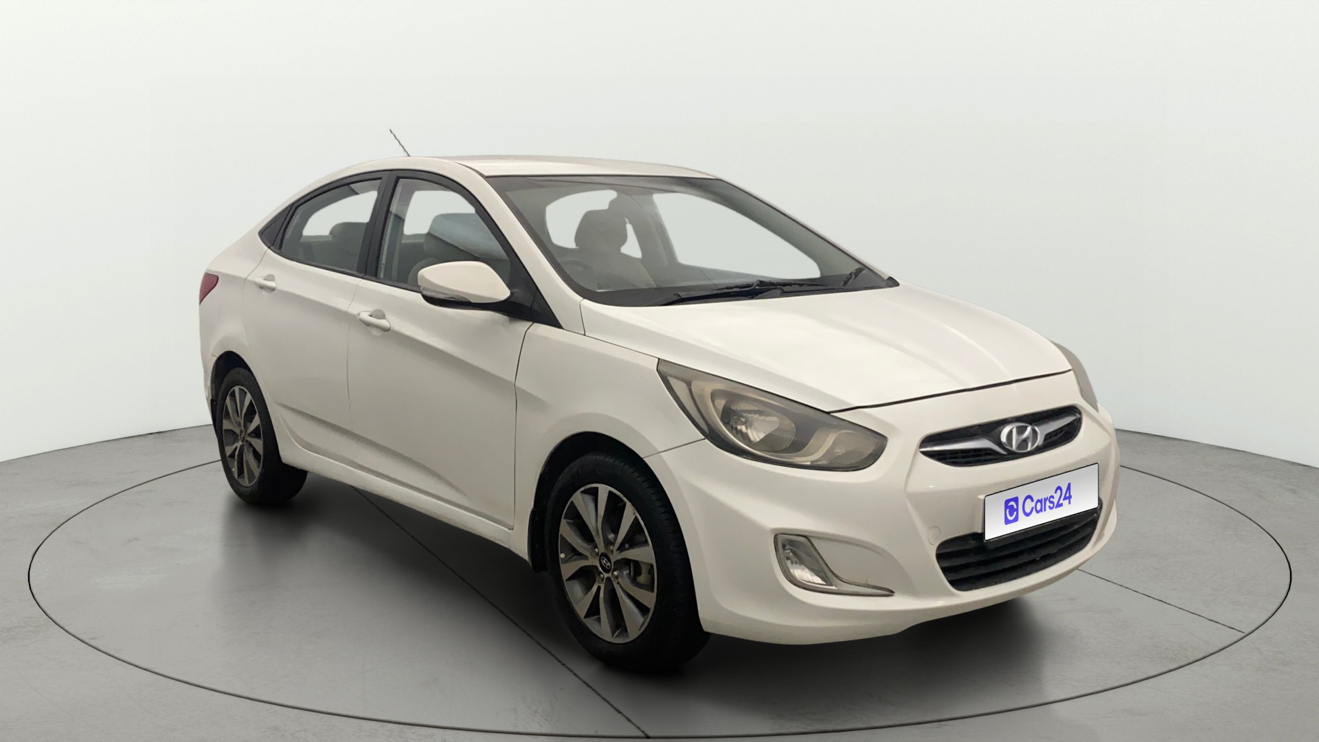 View 2014 Hyundai Fluidic Verna 1.6 VTVT SX Image 21 Used 2014 Hyundai Fluidic Verna 1.6 VTVT SX Image 21