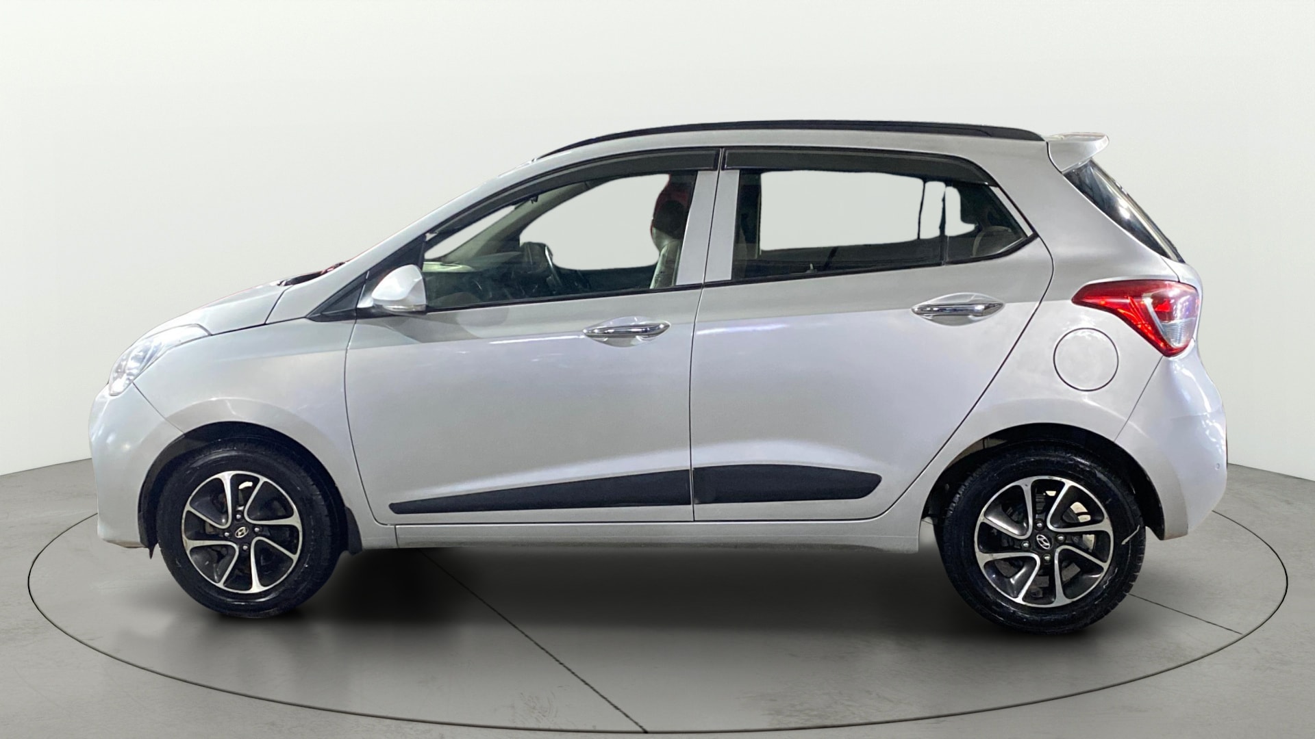 View 2017 Hyundai Grand i10 1.2 Asta Petrol Image 5 Used 2017 Hyundai Grand i10 1.2 Asta Petrol Image 5