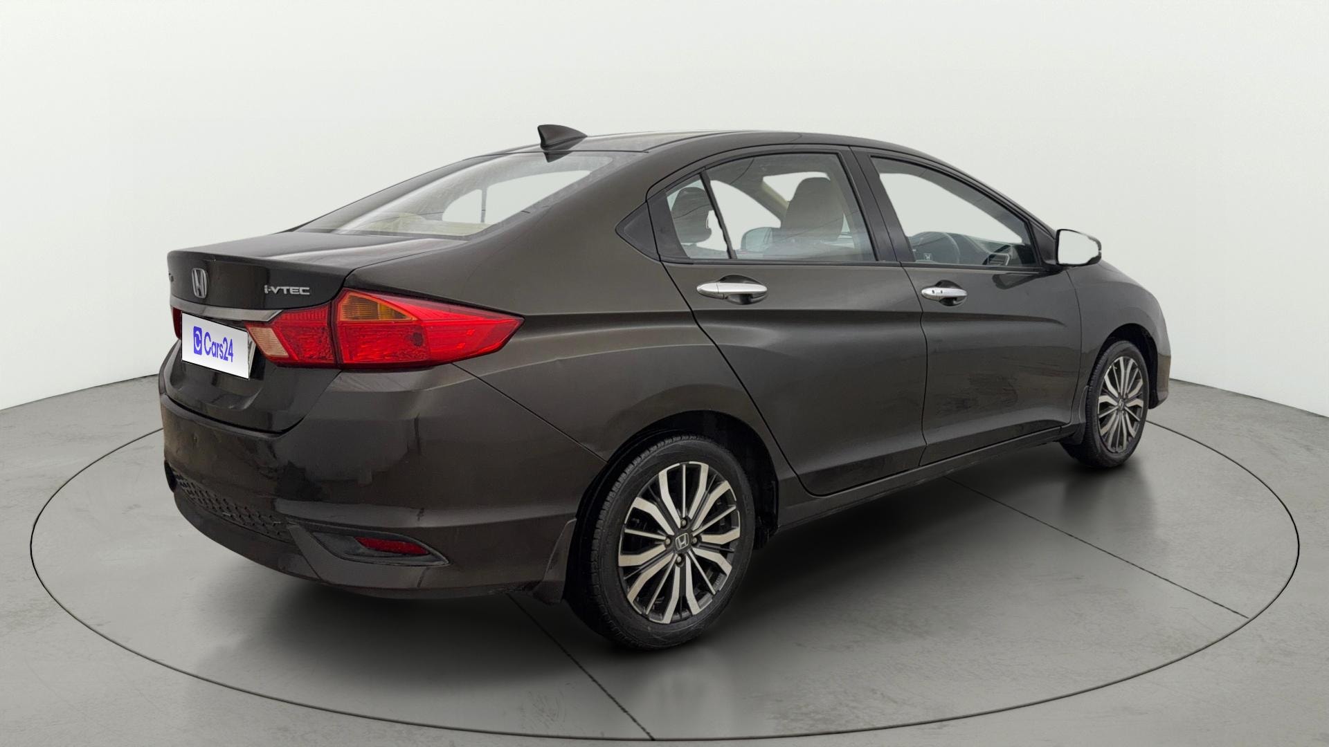 View 2017 Honda City ZX MT Diesel Anniversary Edition Image 45 Used 2017 Honda City ZX MT Diesel Anniversary Edition Image 45