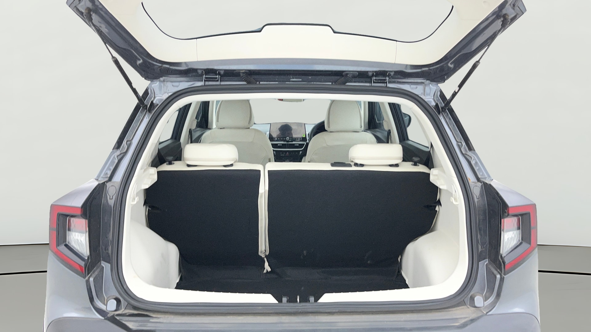View 2024 Mahindra XUV 3XO MX3 Pro 1.5 Turbo Diesel Image 39 Used 2024 Mahindra XUV 3XO MX3 Pro 1.5 Turbo Diesel Image 39