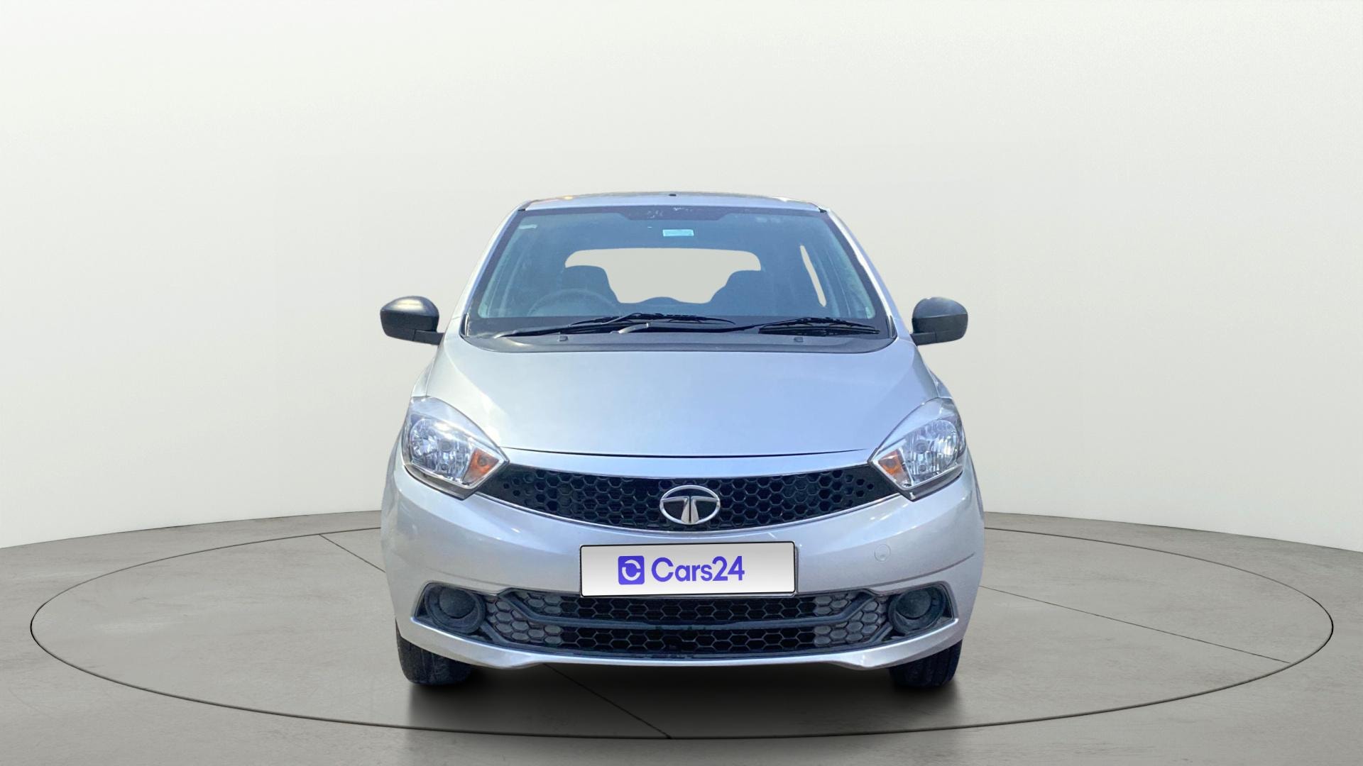 View 2017 Tata Tiago Revotorq XB Image 1 Used 2017 Tata Tiago Revotorq XB Image 1