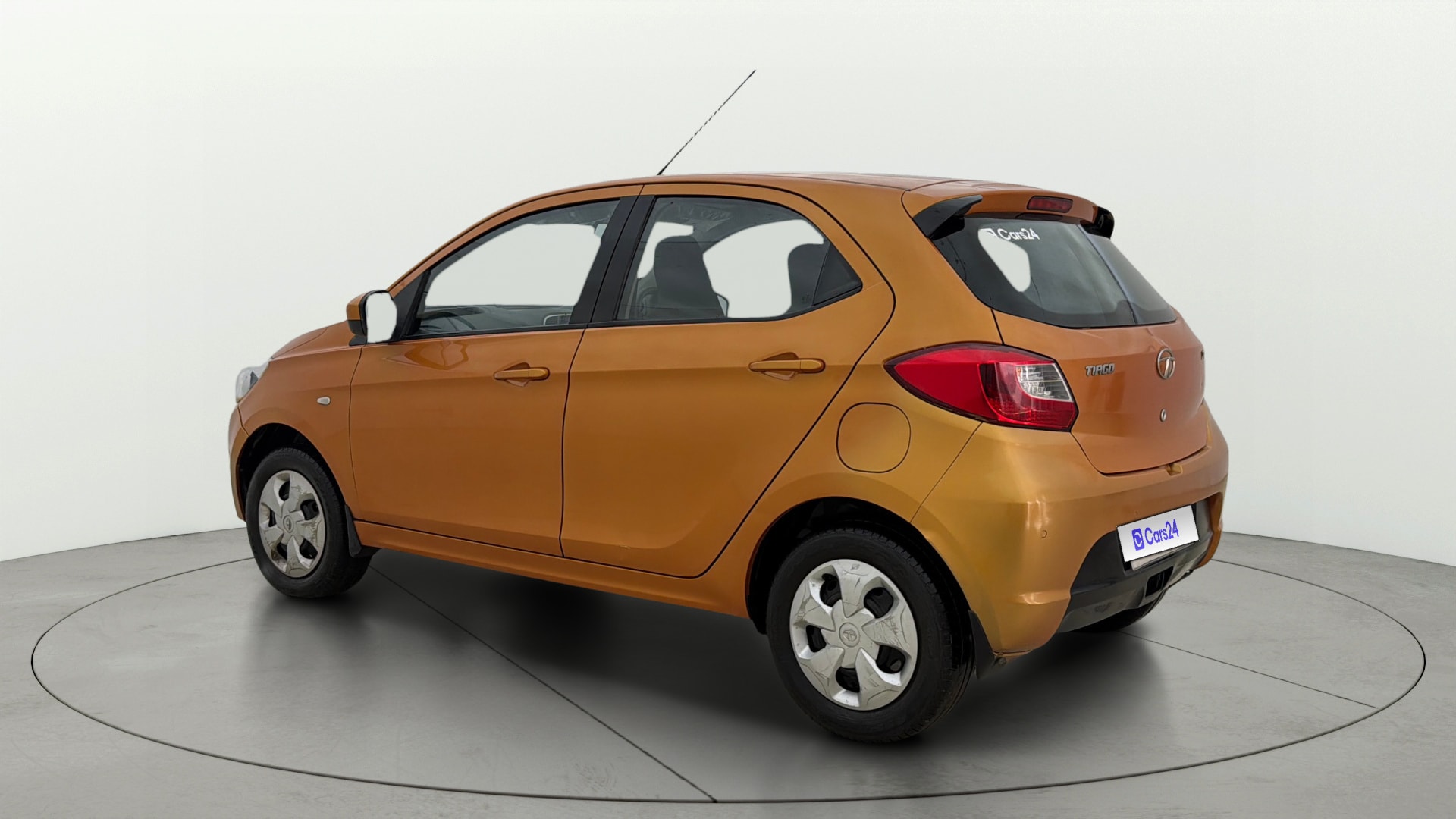 View 2016 Tata Tiago Revotorq XB Image 2 Used 2016 Tata Tiago Revotorq XB Image 2