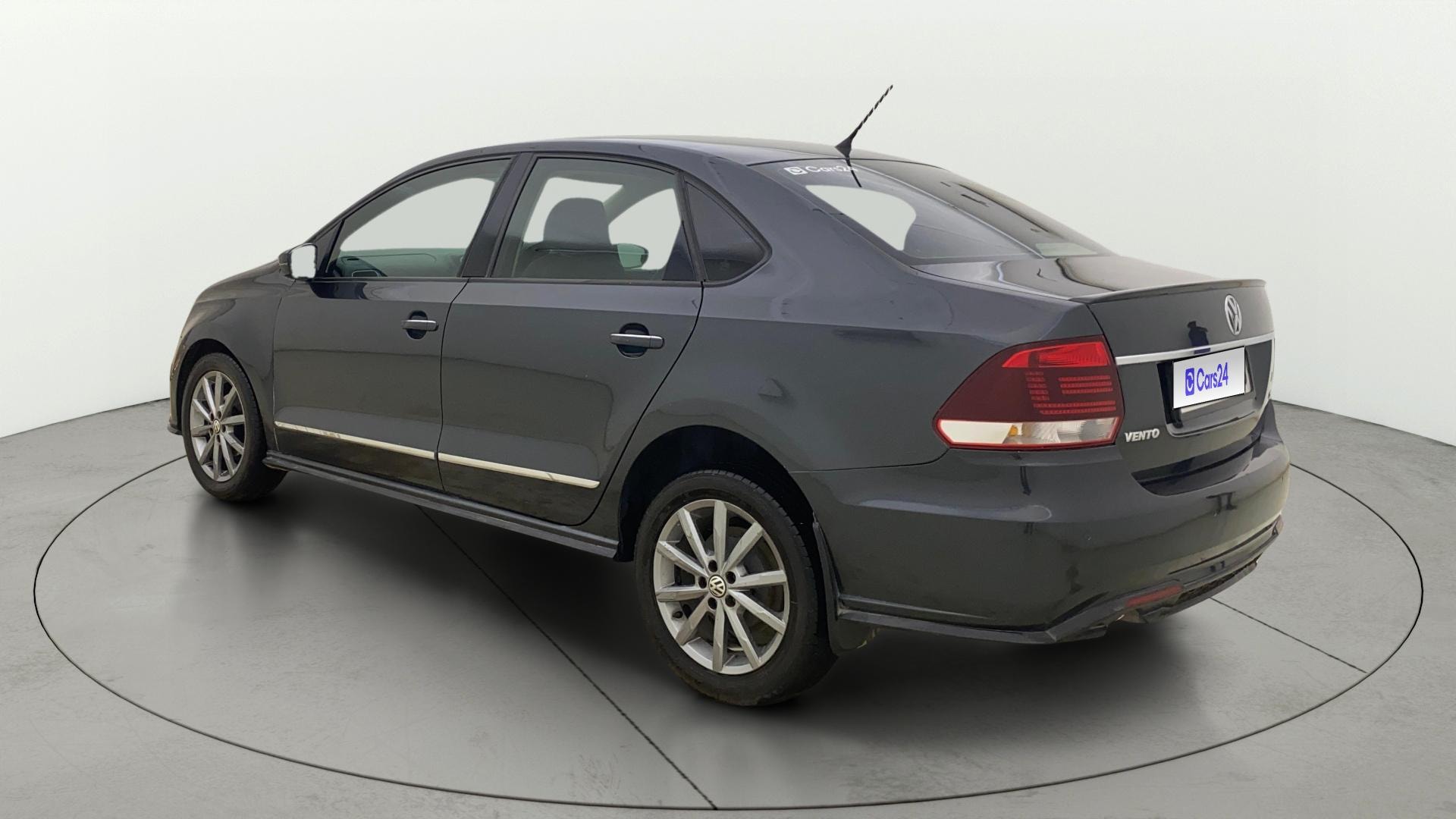 View 2022 Volkswagen Vento 1.2 L TSI Comfortline Petrol AT Image 2 Used 2022 Volkswagen Vento 1.2 L TSI Comfortline Petrol AT Image 2