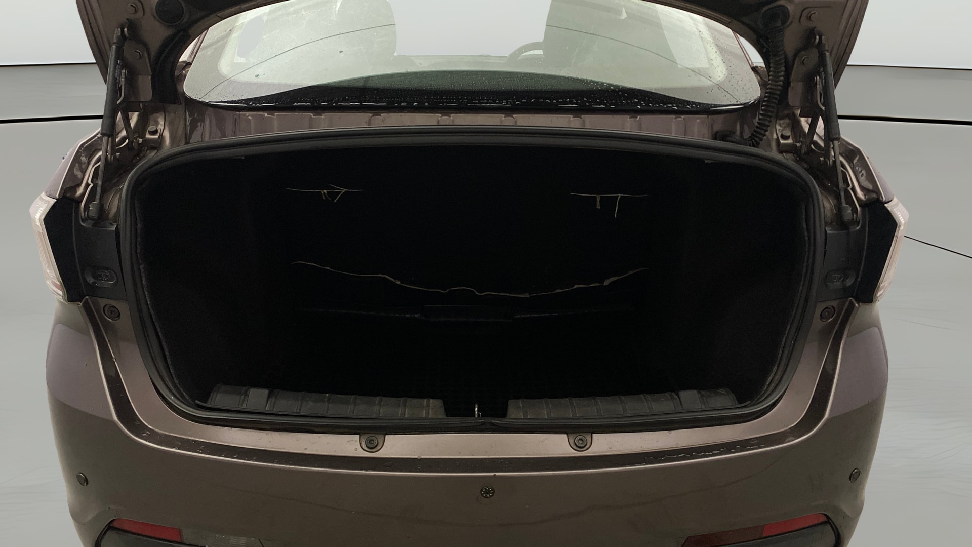 View 2020 Tata Tigor XE Diesel Image 36 Used 2020 Tata Tigor XE Diesel Image 36