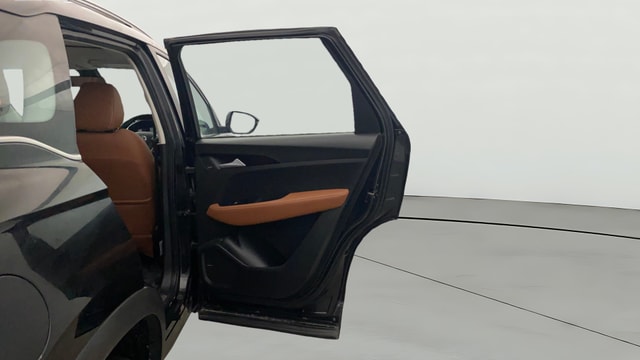 View MG Hector Plus Image 6 Used MG Hector Plus Image 6
