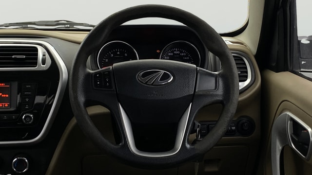 View Mahindra TUV300 Image 20 Used Mahindra TUV300 Image 20