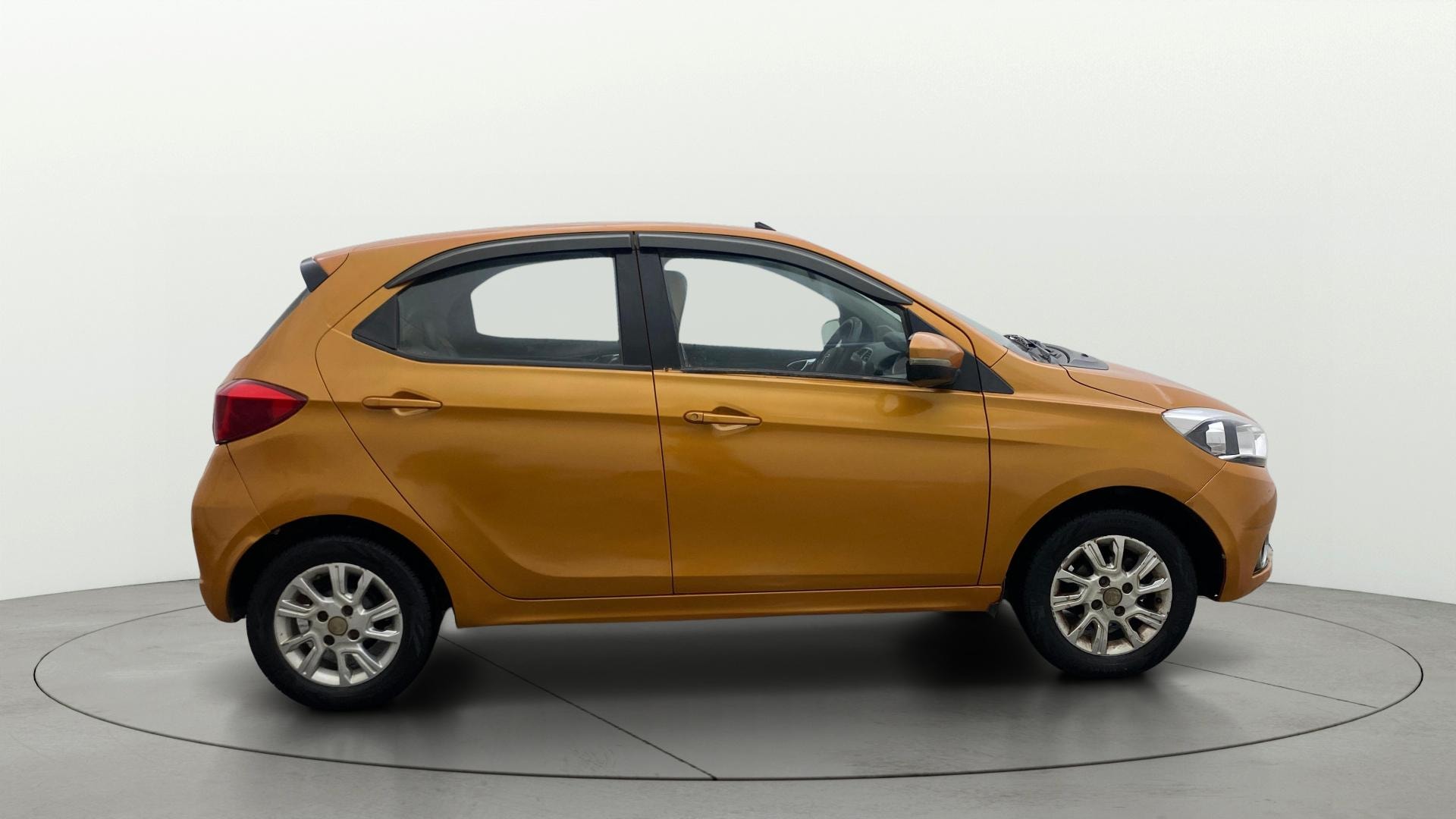 View 2016 Tata Tiago Revotorq XB Image 8 Used 2016 Tata Tiago Revotorq XB Image 8
