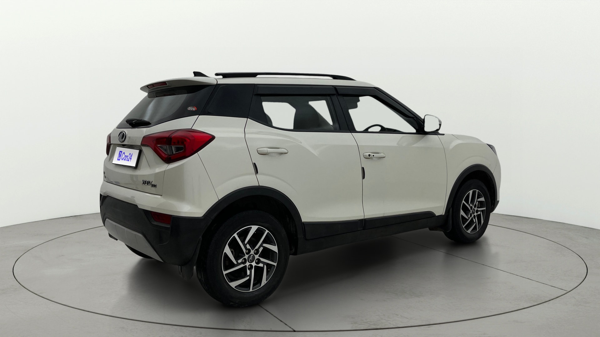 View 2022 Mahindra XUV300 W4 Petrol BS IV Image 47 Used 2022 Mahindra XUV300 W4 Petrol BS IV Image 47