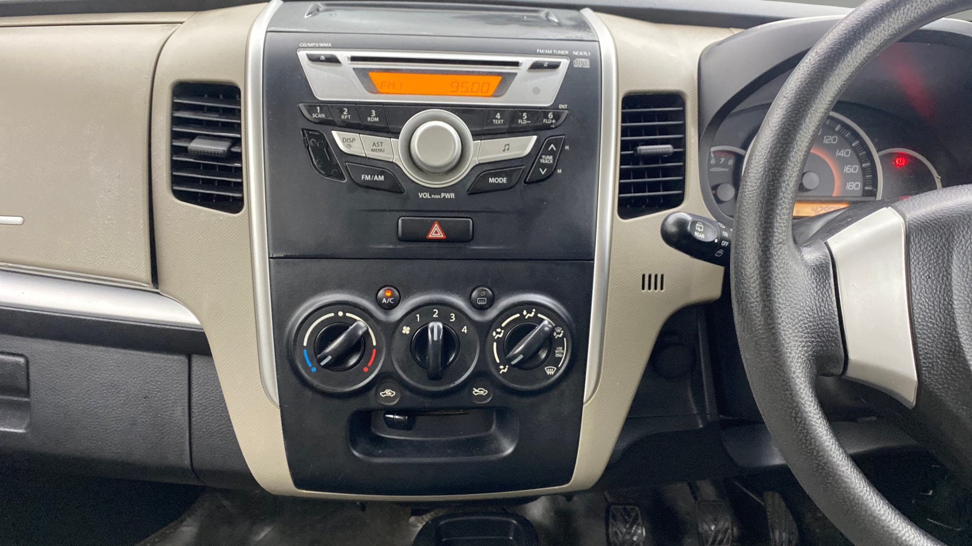 View 2015 Maruti Suzuki 1000 Base Variant Image 17 Used 2015 Maruti Suzuki 1000 Base Variant Image 17