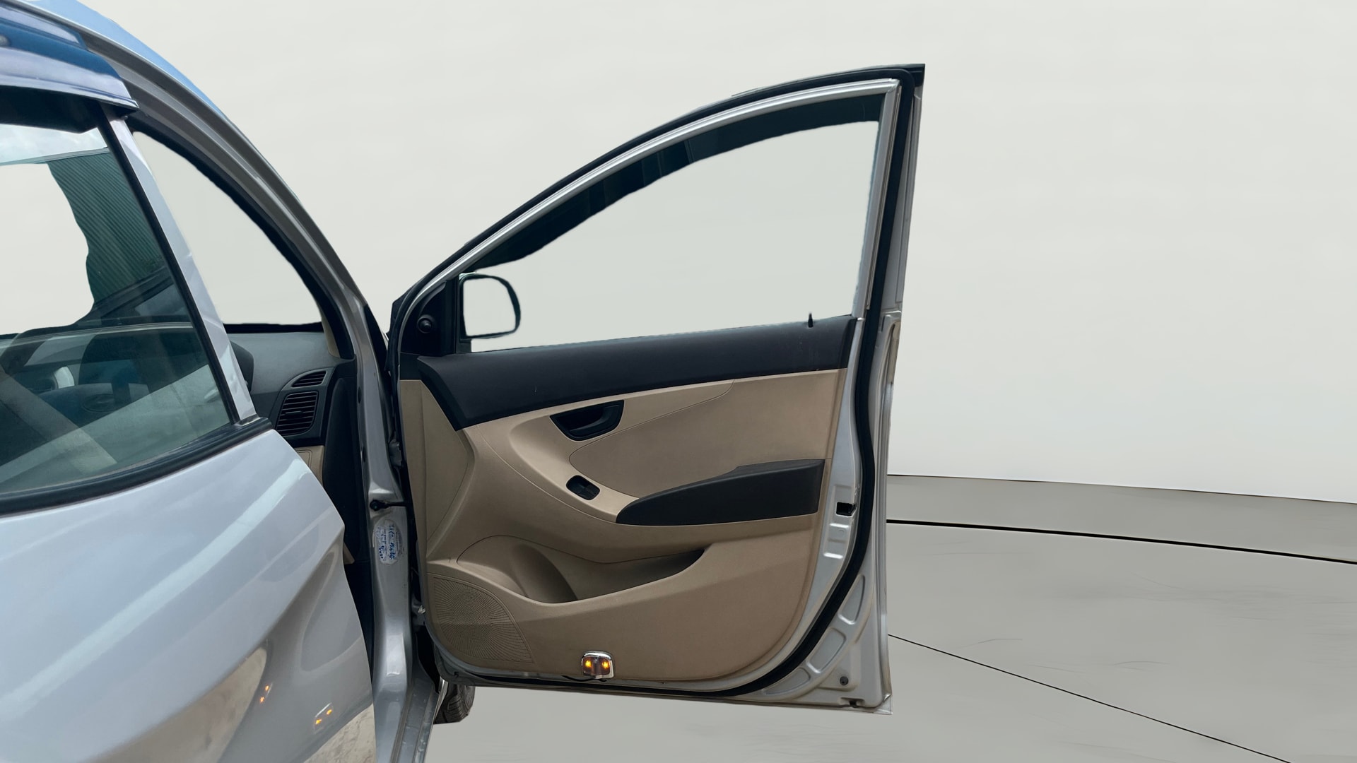 View 2016 Hyundai EON Magna Plus Image 43 Used 2016 Hyundai EON Magna Plus Image 43