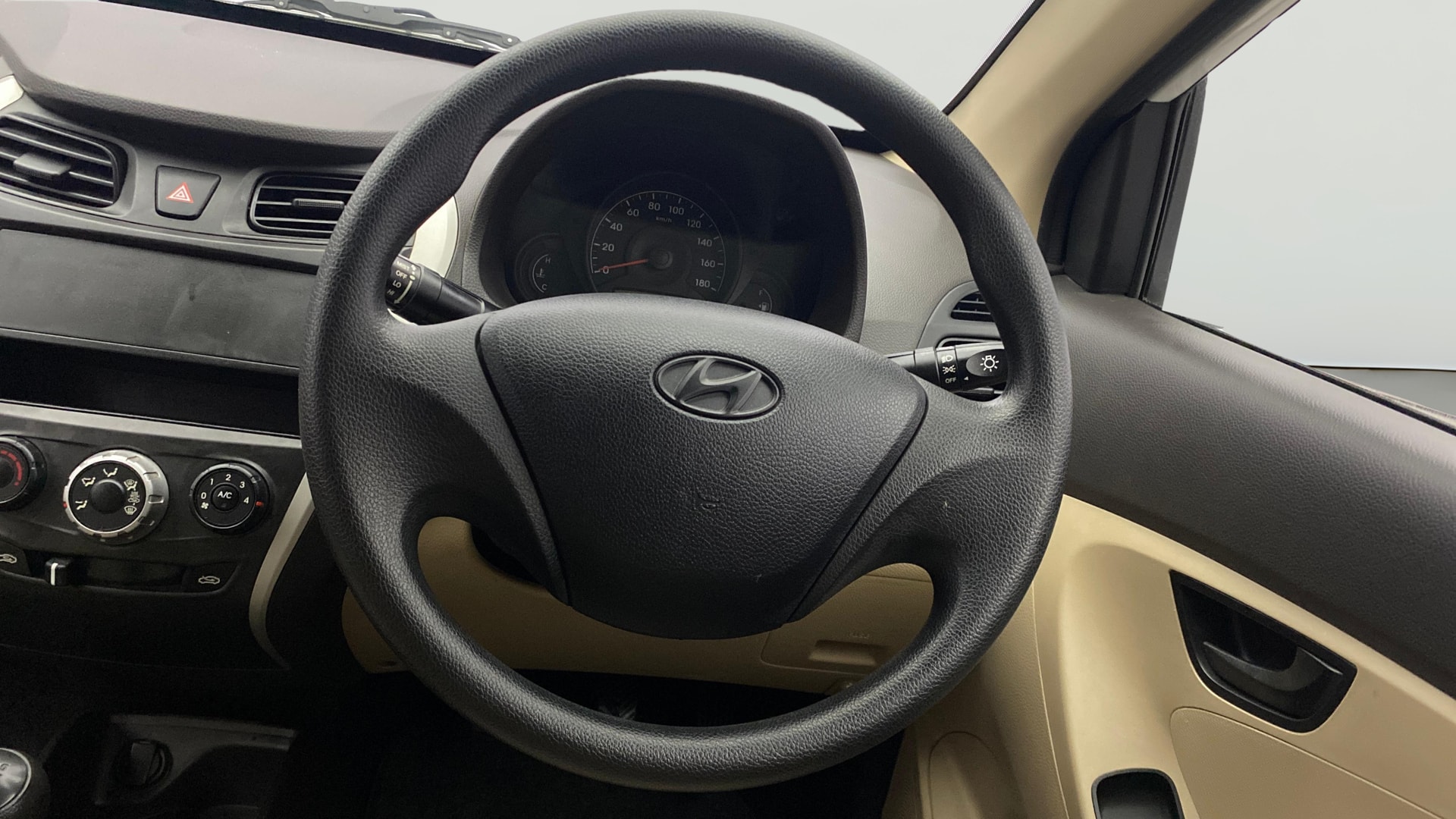 View 2017 Hyundai EON Era Plus Image 20 Used 2017 Hyundai EON Era Plus Image 20