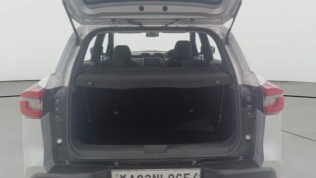 View Nissan Magnite Image 39 Used Nissan Magnite Image 39