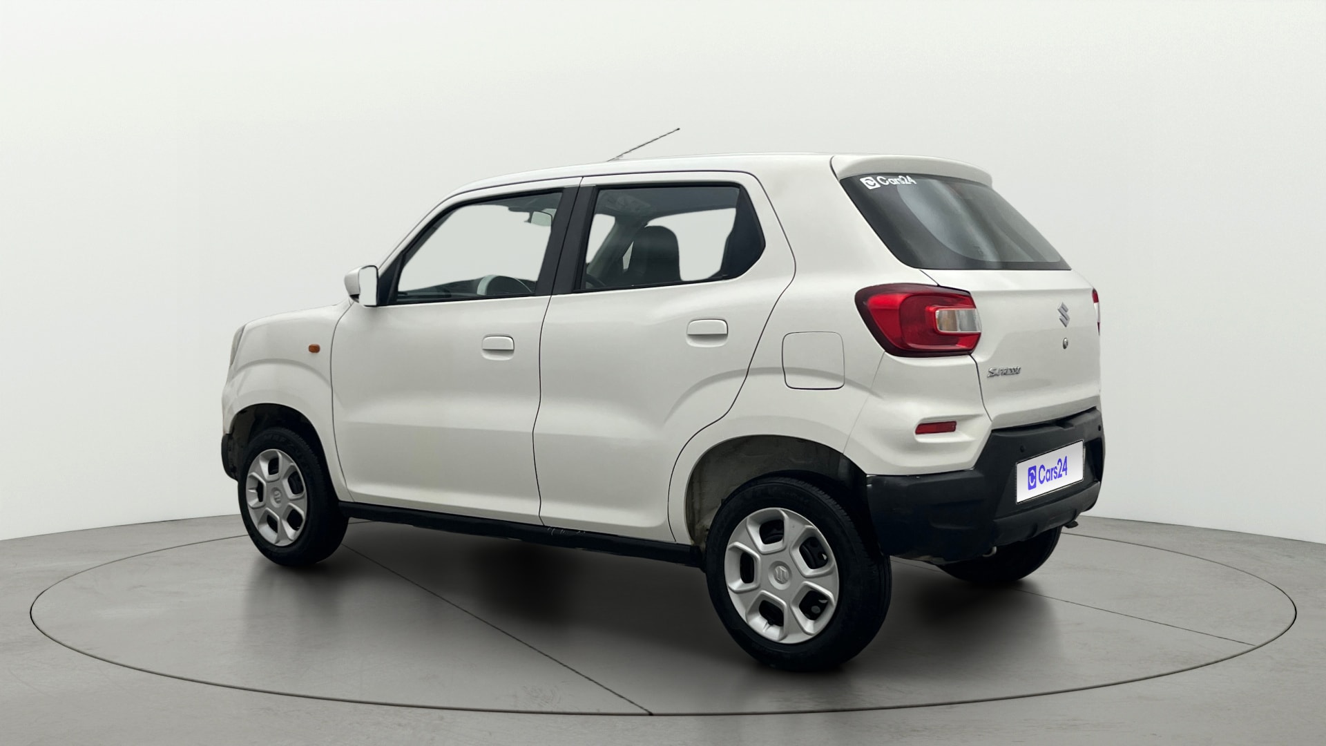 View 2022 Maruti Suzuki 1000 Base Variant Image 2 Used 2022 Maruti Suzuki 1000 Base Variant Image 2