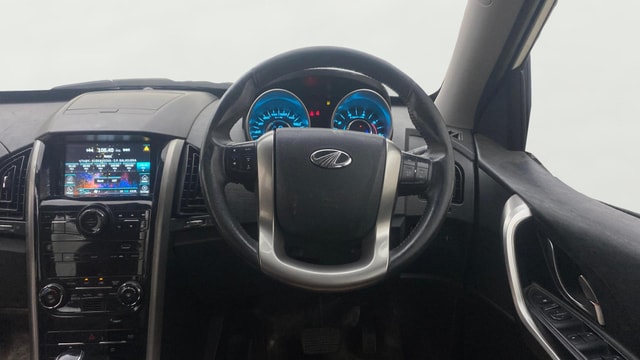 View Mahindra XUV500 Image 14 Used Mahindra XUV500 Image 14