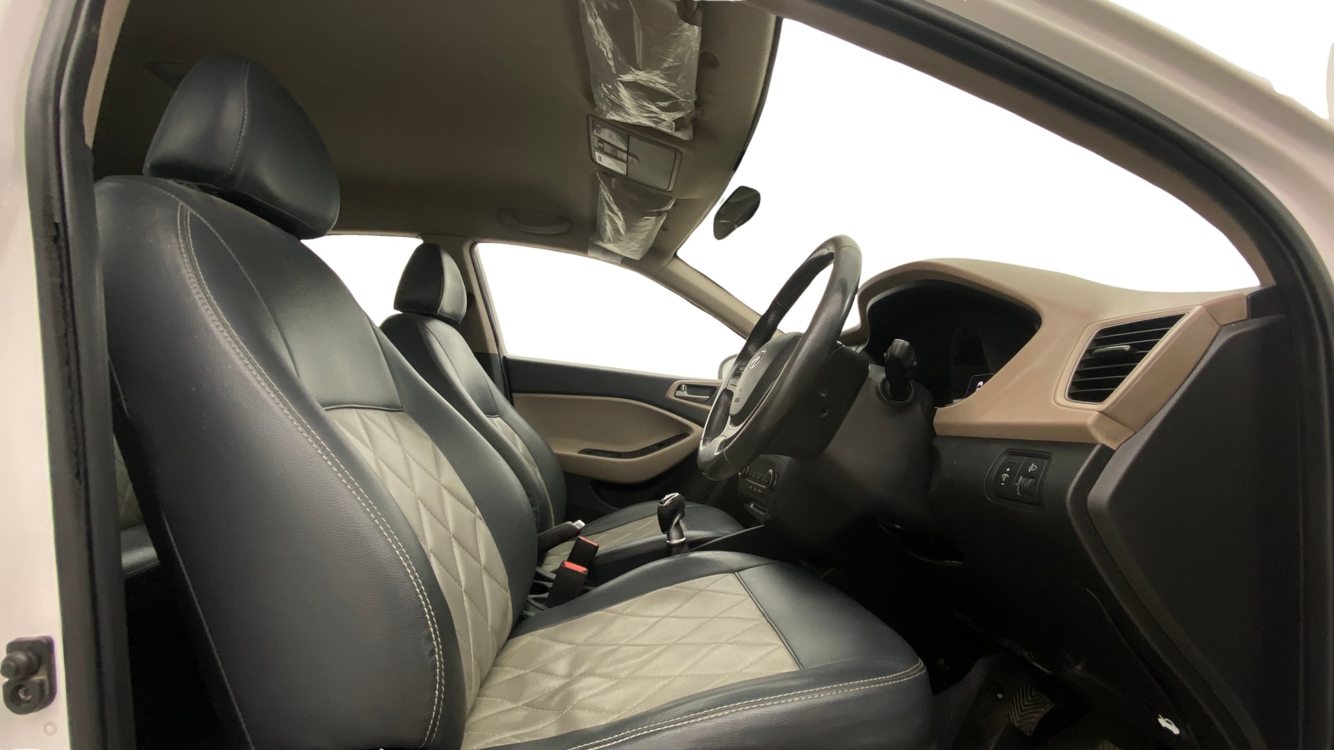 View 2015 Hyundai Elite i20 1.4 Asta Diesel Image 25 Used 2015 Hyundai Elite i20 1.4 Asta Diesel Image 25