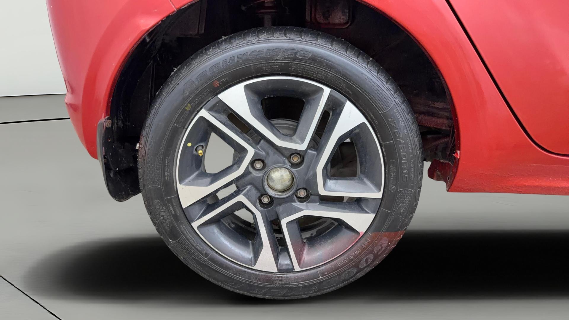 View 2019 Tata Tiago Revotorq XB Image 23 Used 2019 Tata Tiago Revotorq XB Image 23