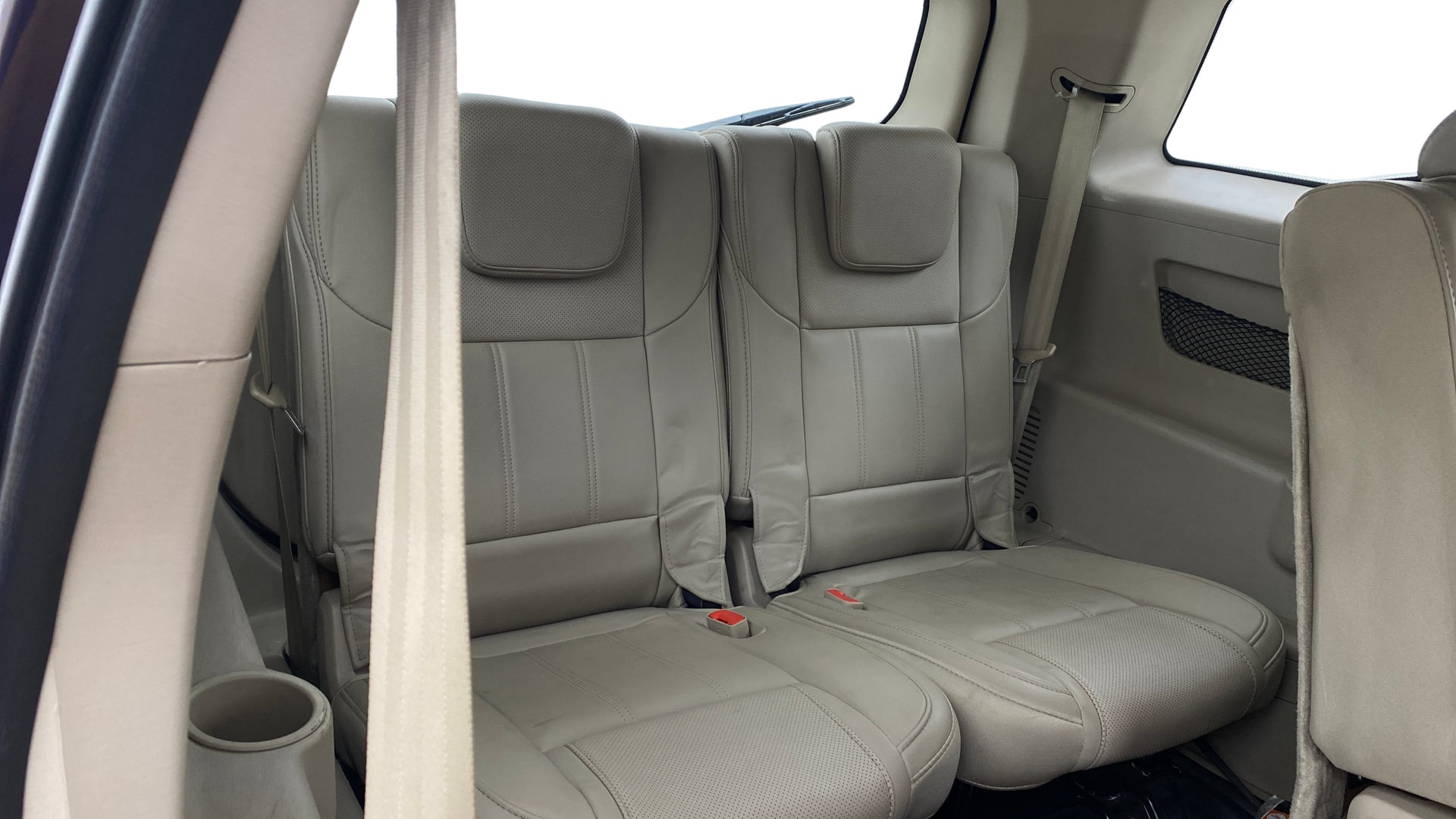 View 2017 Mahindra XUV500 W10 FWD AT Image 9 Used 2017 Mahindra XUV500 W10 FWD AT Image 9