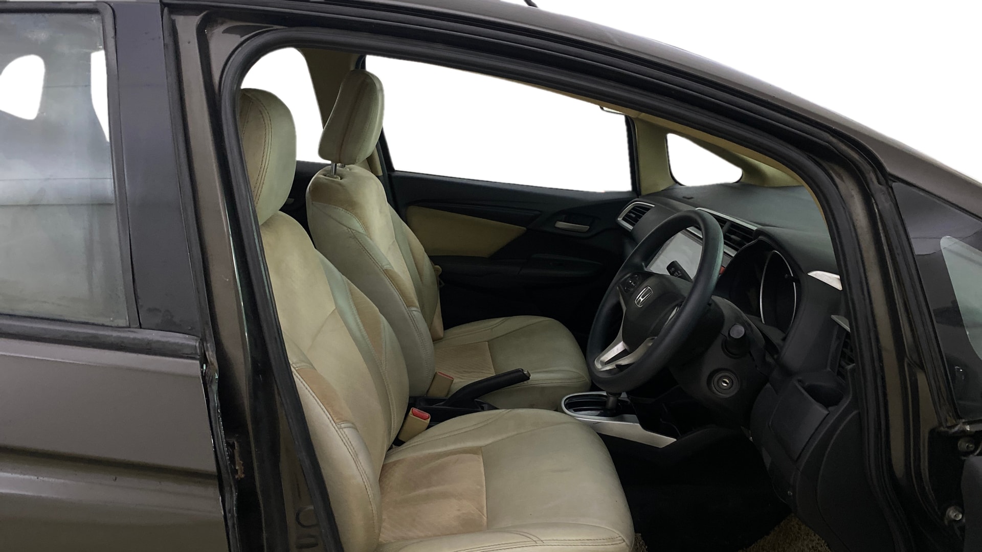 View 2016 Honda Jazz E MT Diesel Image 26 Used 2016 Honda Jazz E MT Diesel Image 26