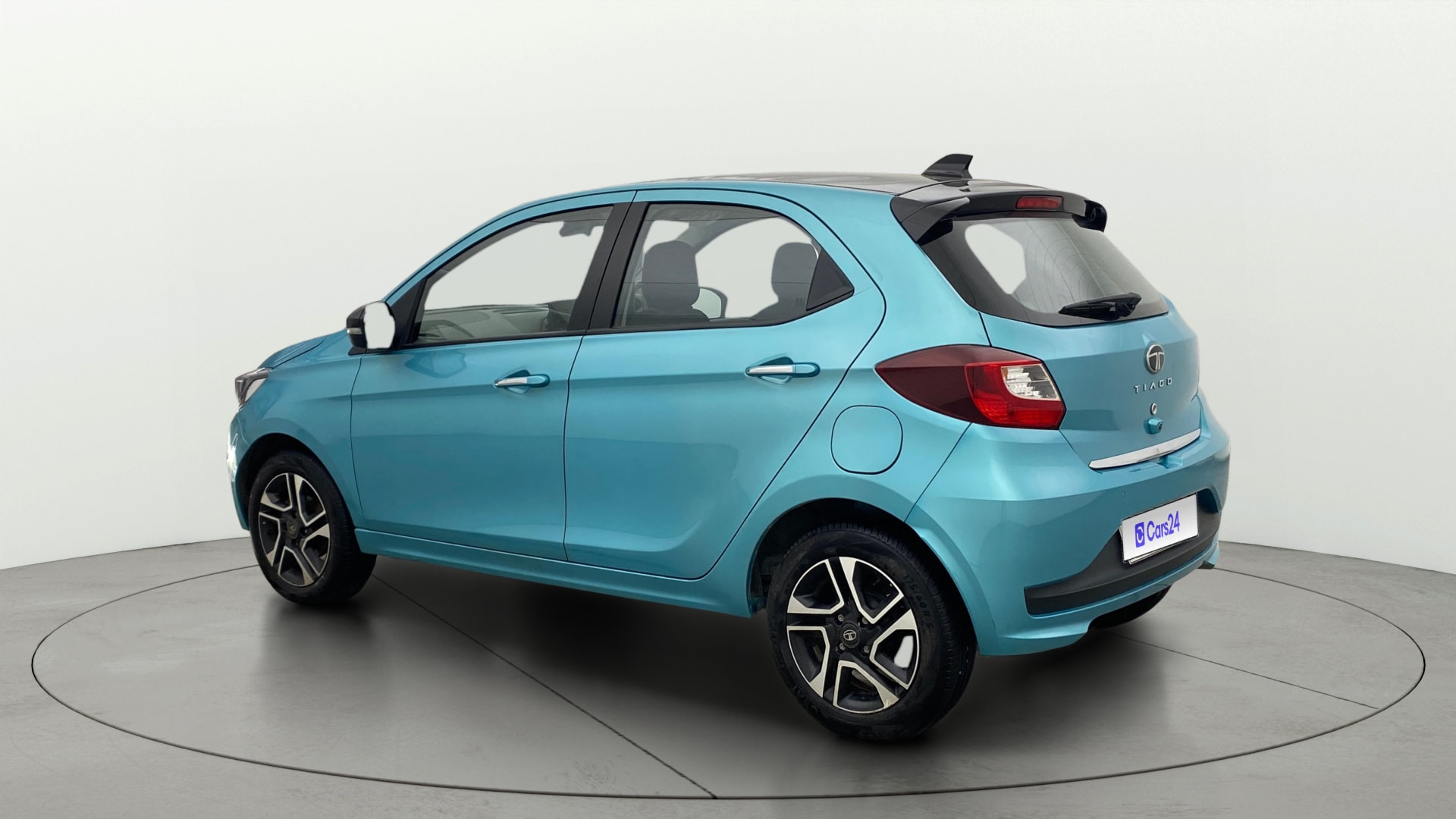 View 2025 Tata Tiago Revotorq XB Image 2 Used 2025 Tata Tiago Revotorq XB Image 2