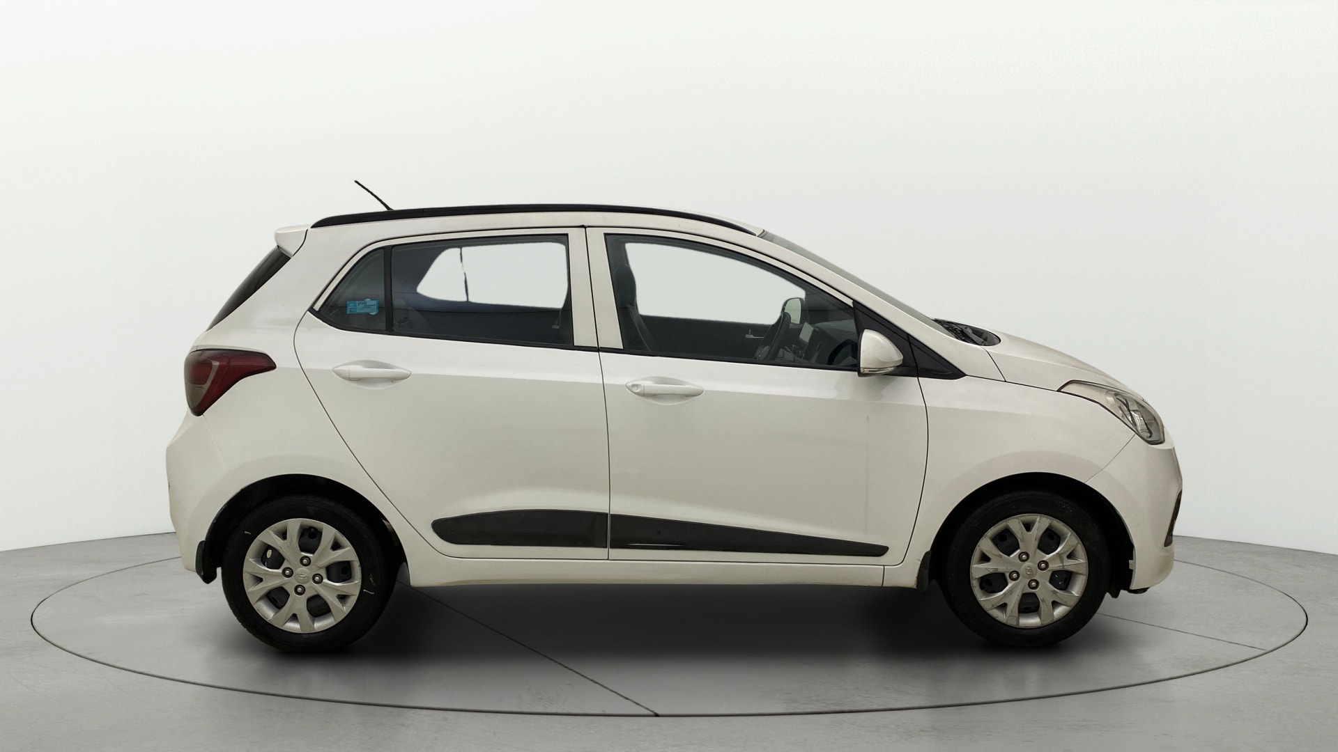 View 2016 Hyundai Grand i10 Sportz 1.2 Kappa Image 8 Used 2016 Hyundai Grand i10 Sportz 1.2 Kappa Image 8