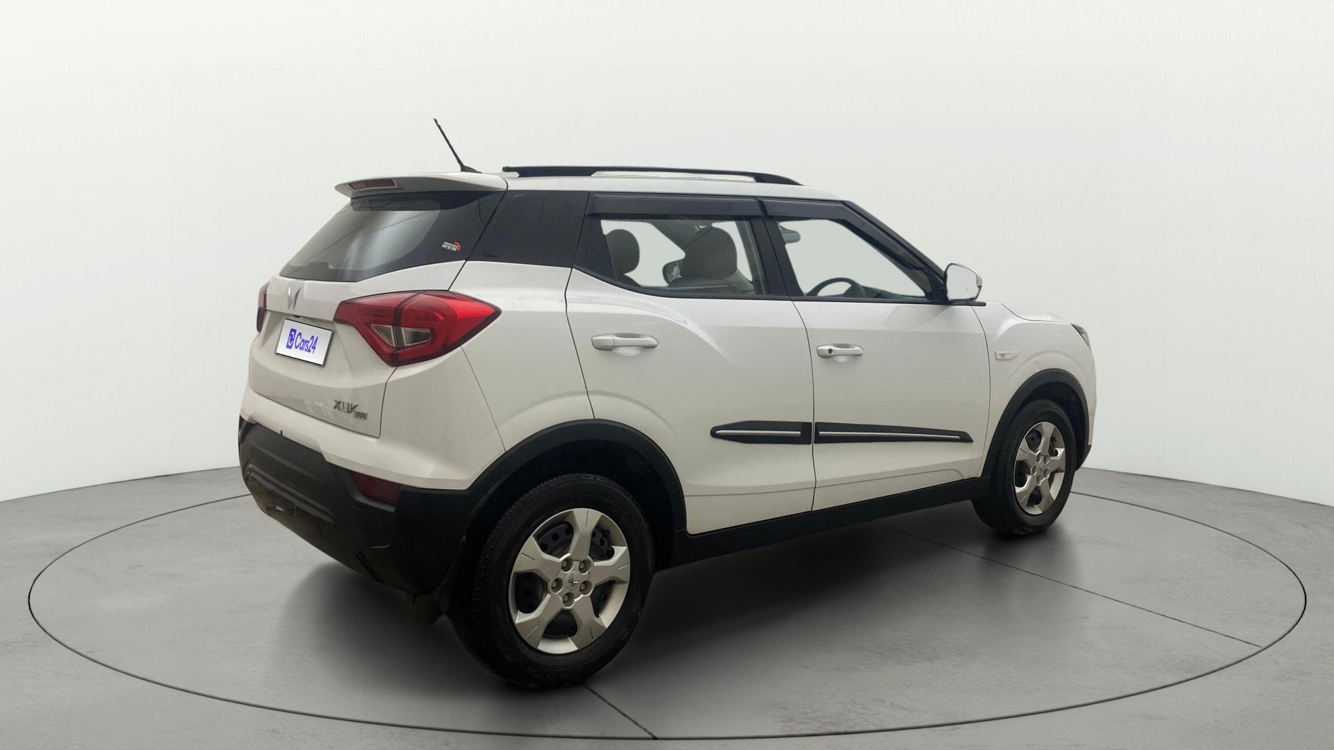 View 2023 Mahindra XUV300 W4 Petrol BS IV Image 44 Used 2023 Mahindra XUV300 W4 Petrol BS IV Image 44