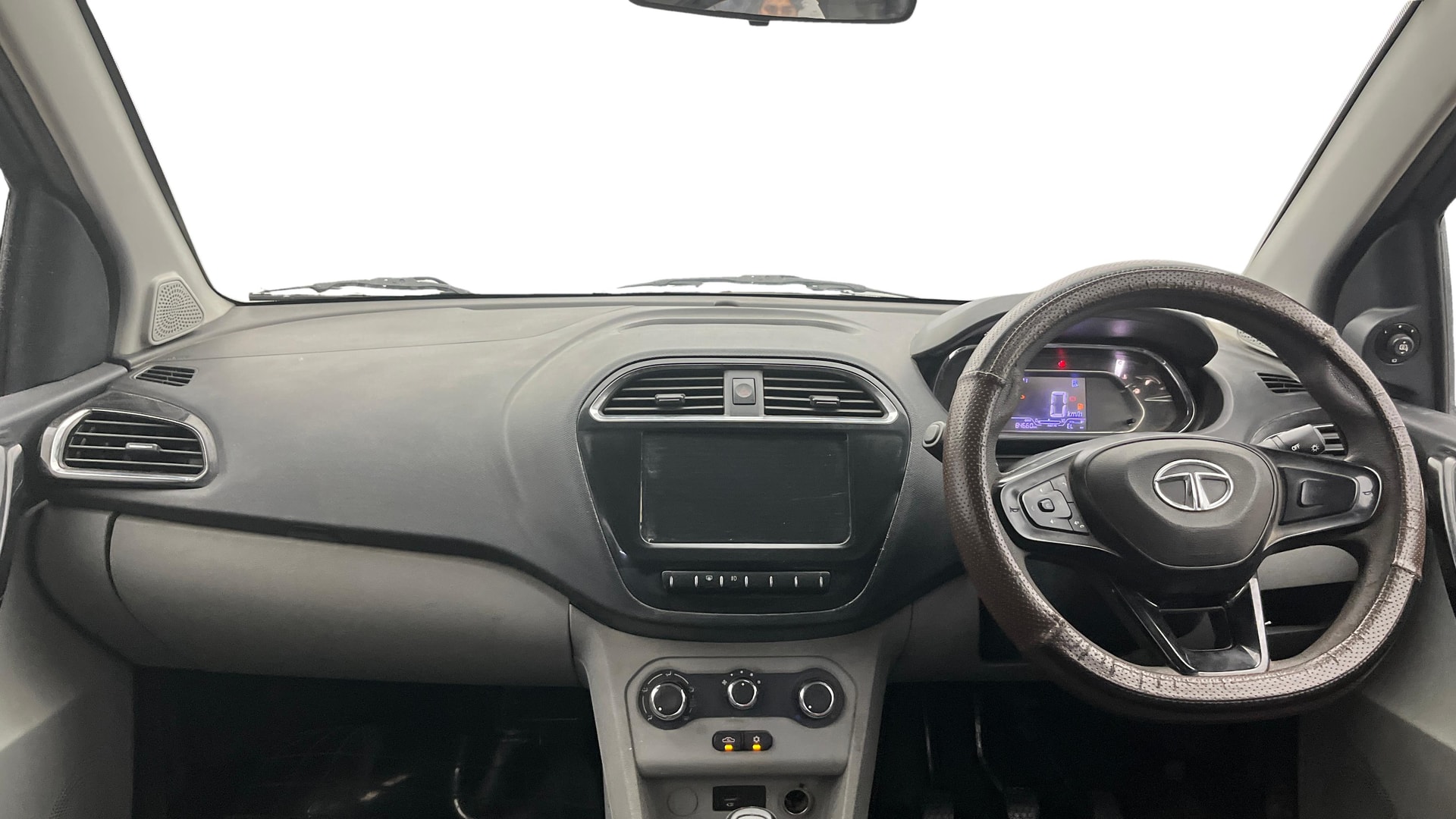 View 2020 Tata Tiago Revotorq XB Image 29 Used 2020 Tata Tiago Revotorq XB Image 29