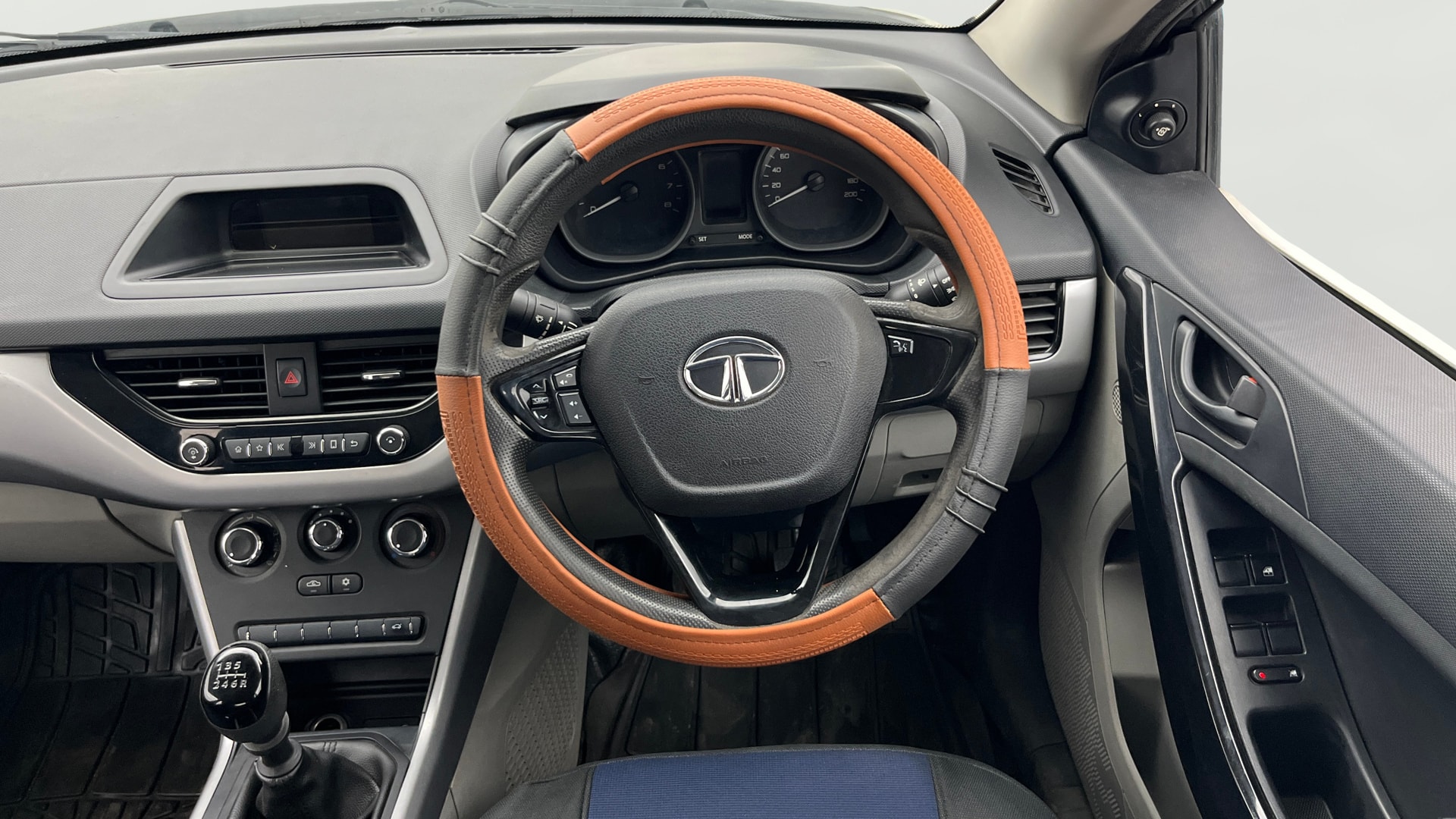 View 2019 Tata Nexon Revotron XM Image 12 Used 2019 Tata Nexon Revotron XM Image 12