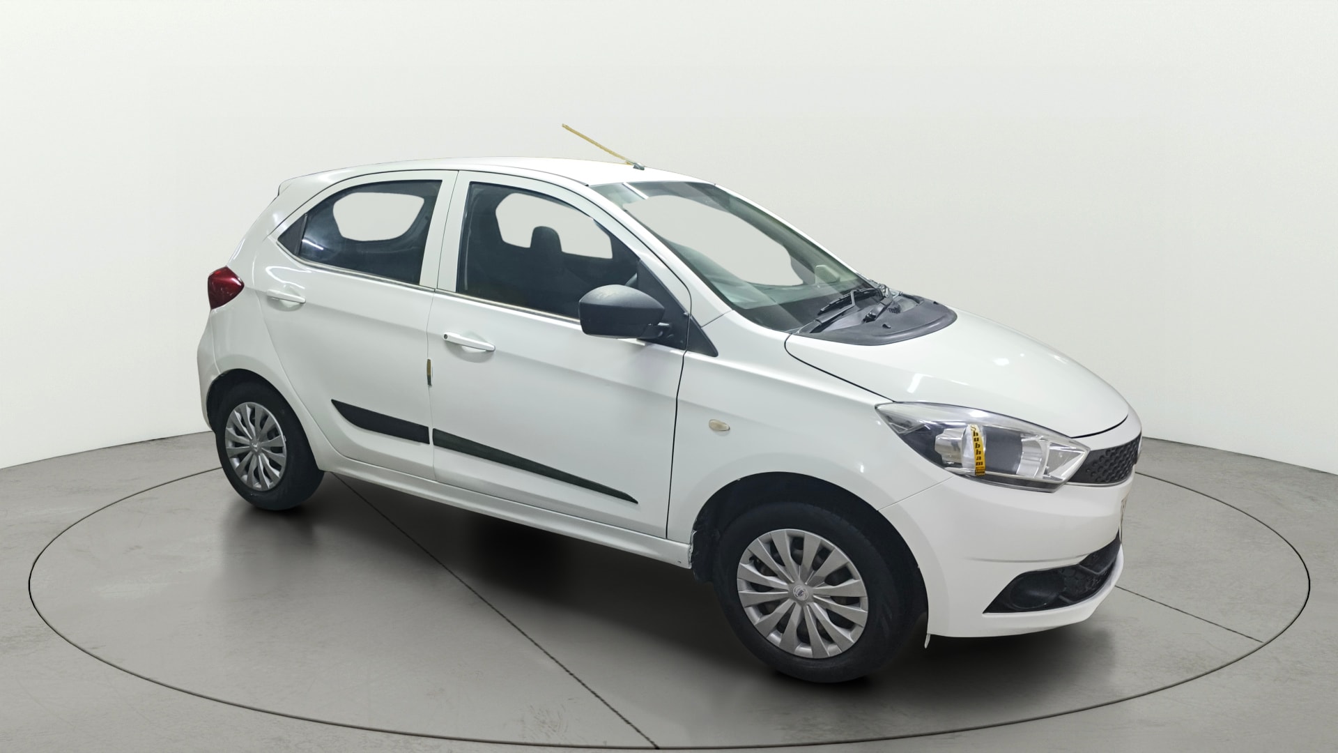 View 2019 Tata Tiago Revotorq XB Image 21 Used 2019 Tata Tiago Revotorq XB Image 21