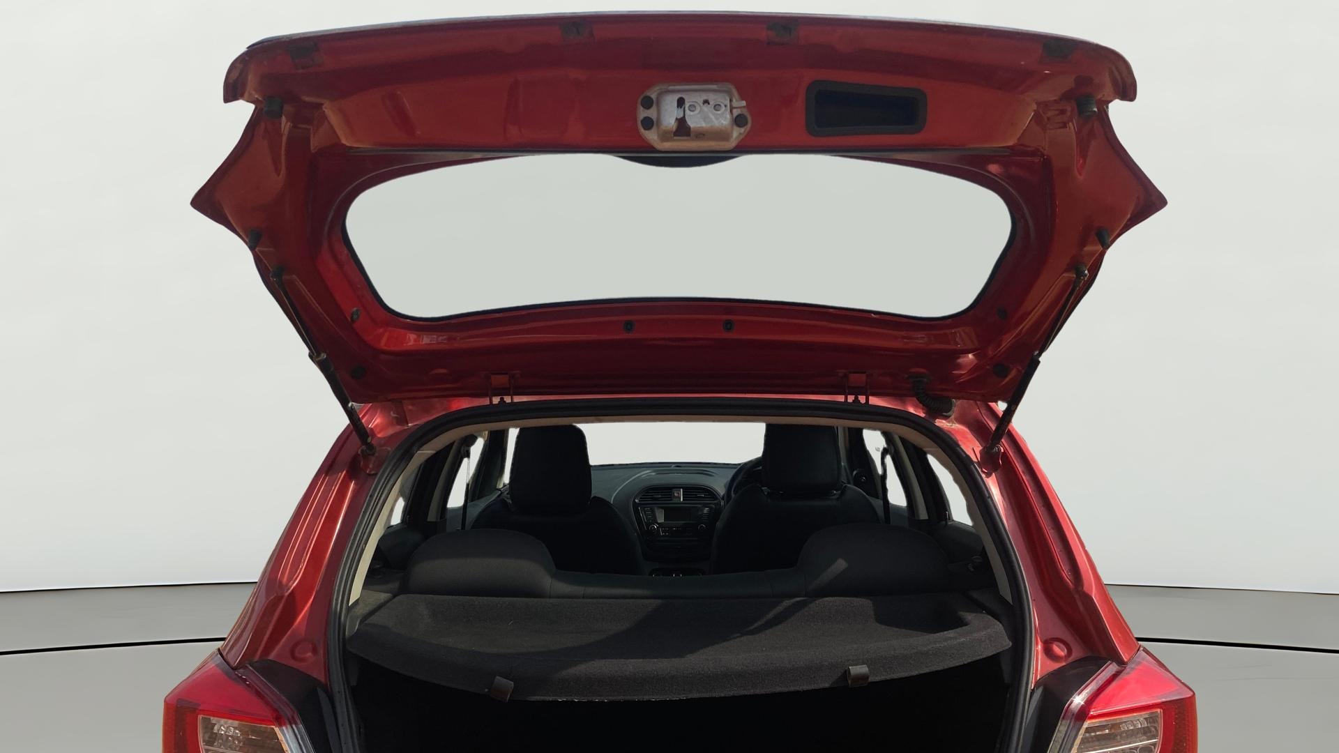 View 2019 Tata Tiago Revotorq XB Image 16 Used 2019 Tata Tiago Revotorq XB Image 16