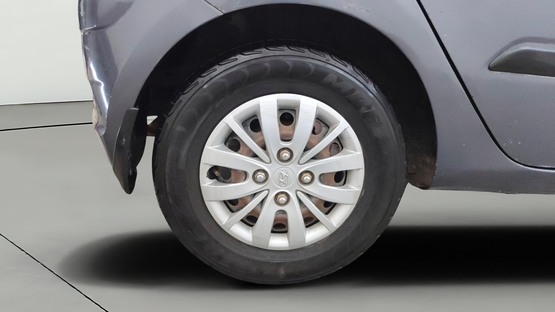 View 2015 Hyundai i10 1.2 Asta MT Image 23 Used 2015 Hyundai i10 1.2 Asta MT Image 23
