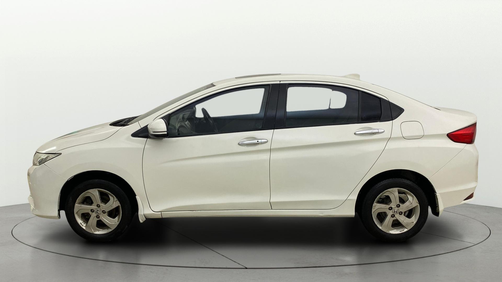 View 2016 Honda City ZX MT Diesel Anniversary Edition Image 6 Used 2016 Honda City ZX MT Diesel Anniversary Edition Image 6