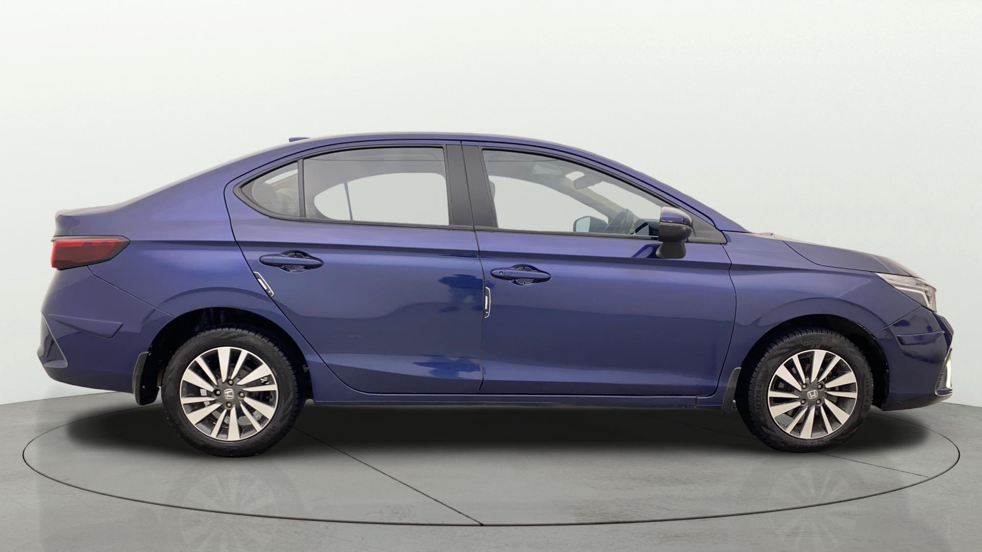 View 2023 Honda City ZX MT Diesel Anniversary Edition Image 9 Used 2023 Honda City ZX MT Diesel Anniversary Edition Image 9