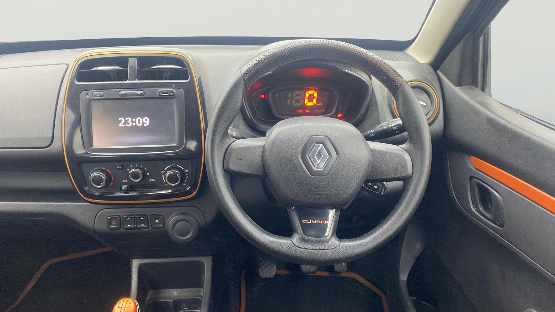 View 2018 Renault Kwid RXT 1.0 Driver Airbag Option Image 20 Used 2018 Renault Kwid RXT 1.0 Driver Airbag Option Image 20