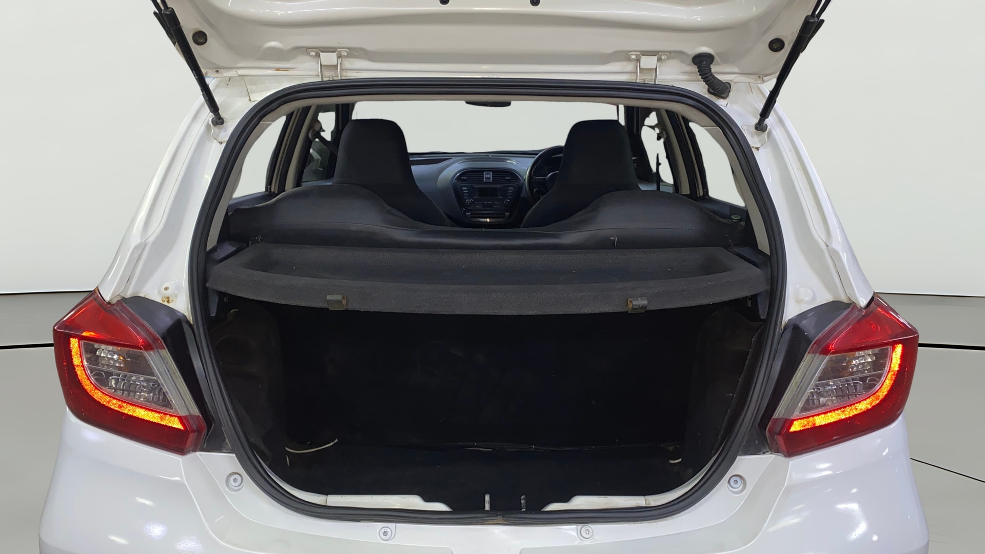 View 2019 Tata Tiago Revotorq XB Image 43 Used 2019 Tata Tiago Revotorq XB Image 43
