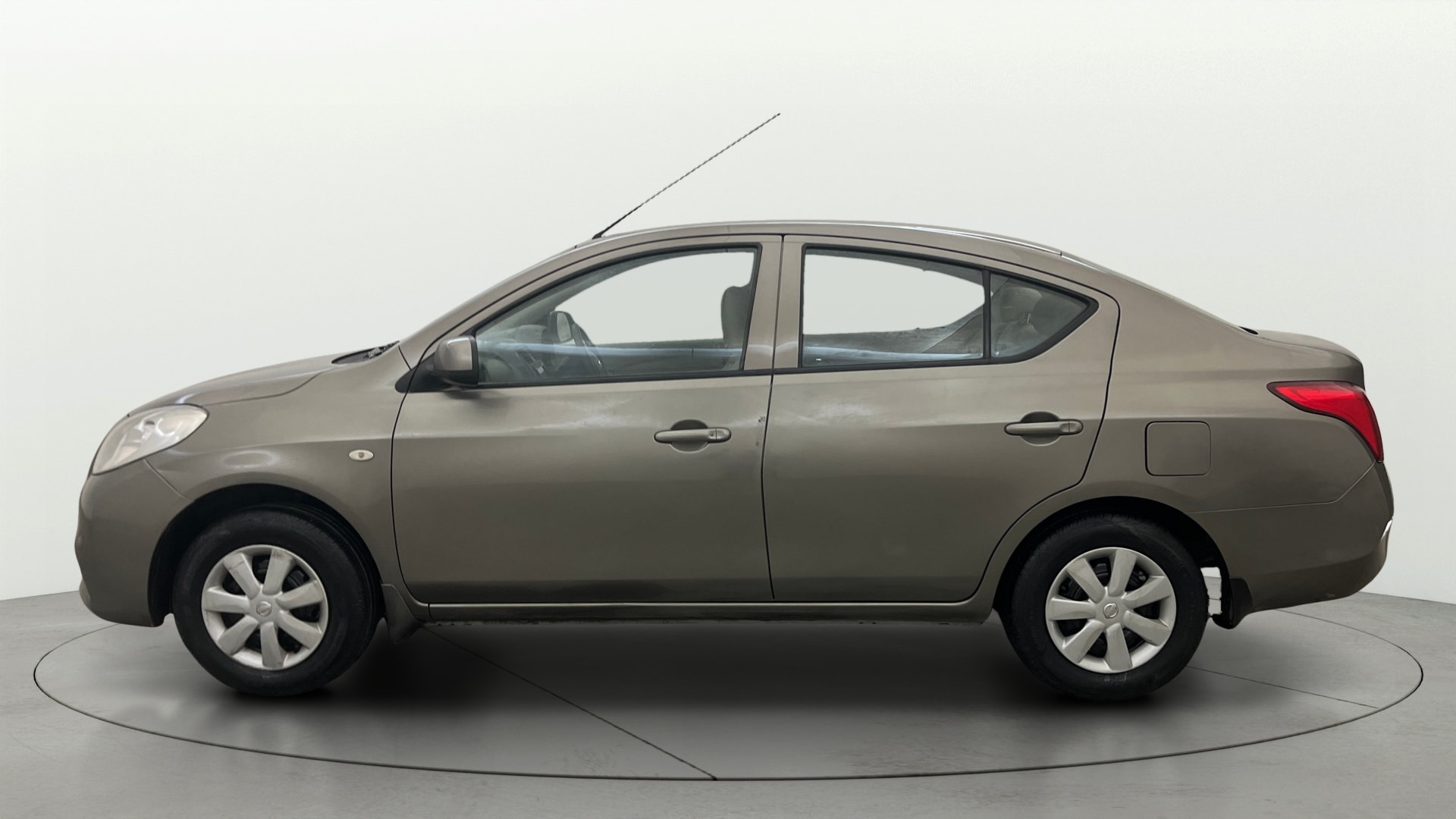 View 2015 Nissan Sunny XL Petrol CVT Image 5 Used 2015 Nissan Sunny XL Petrol CVT Image 5