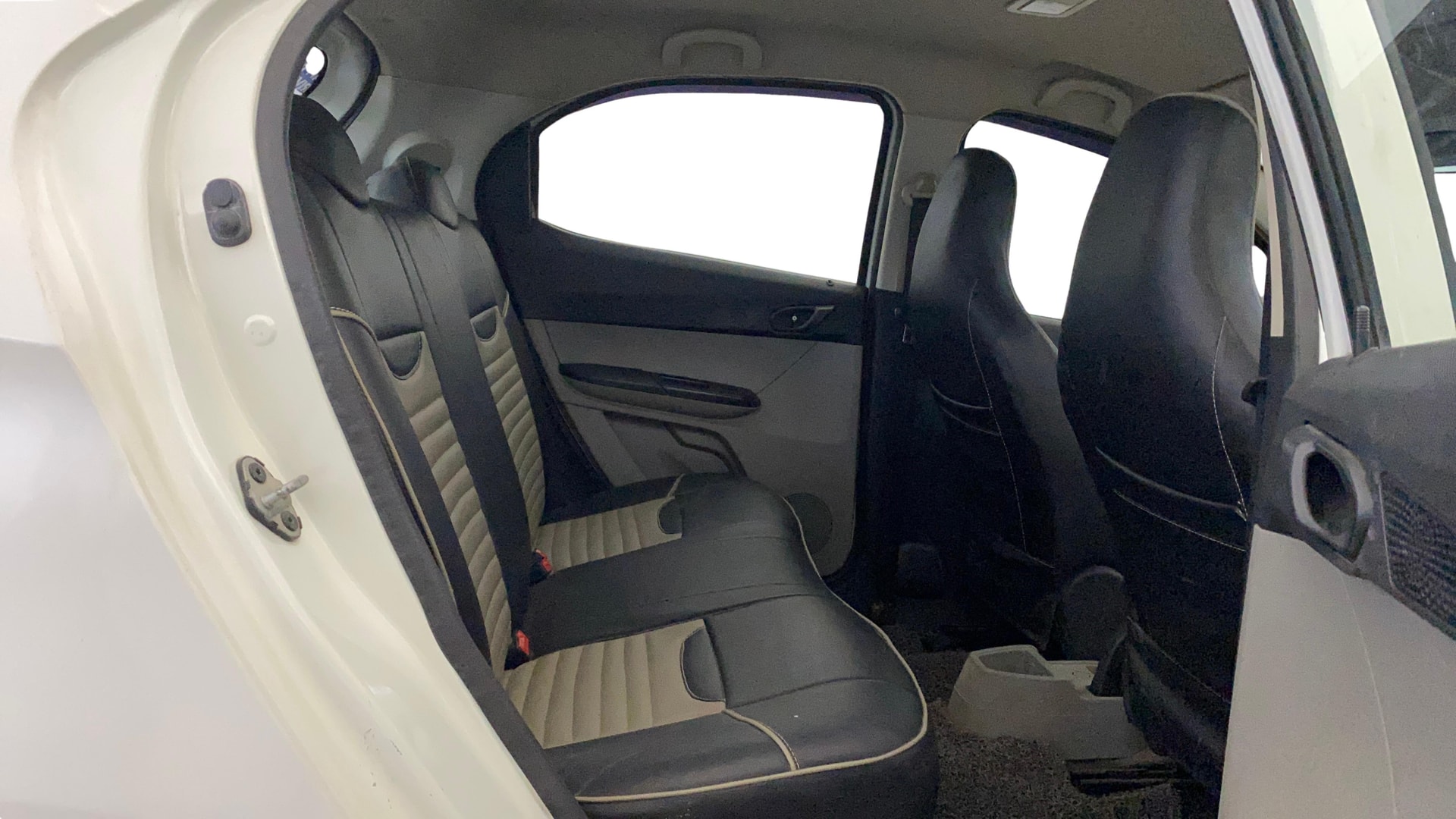 View 2019 Tata Tiago Revotorq XB Image 28 Used 2019 Tata Tiago Revotorq XB Image 28