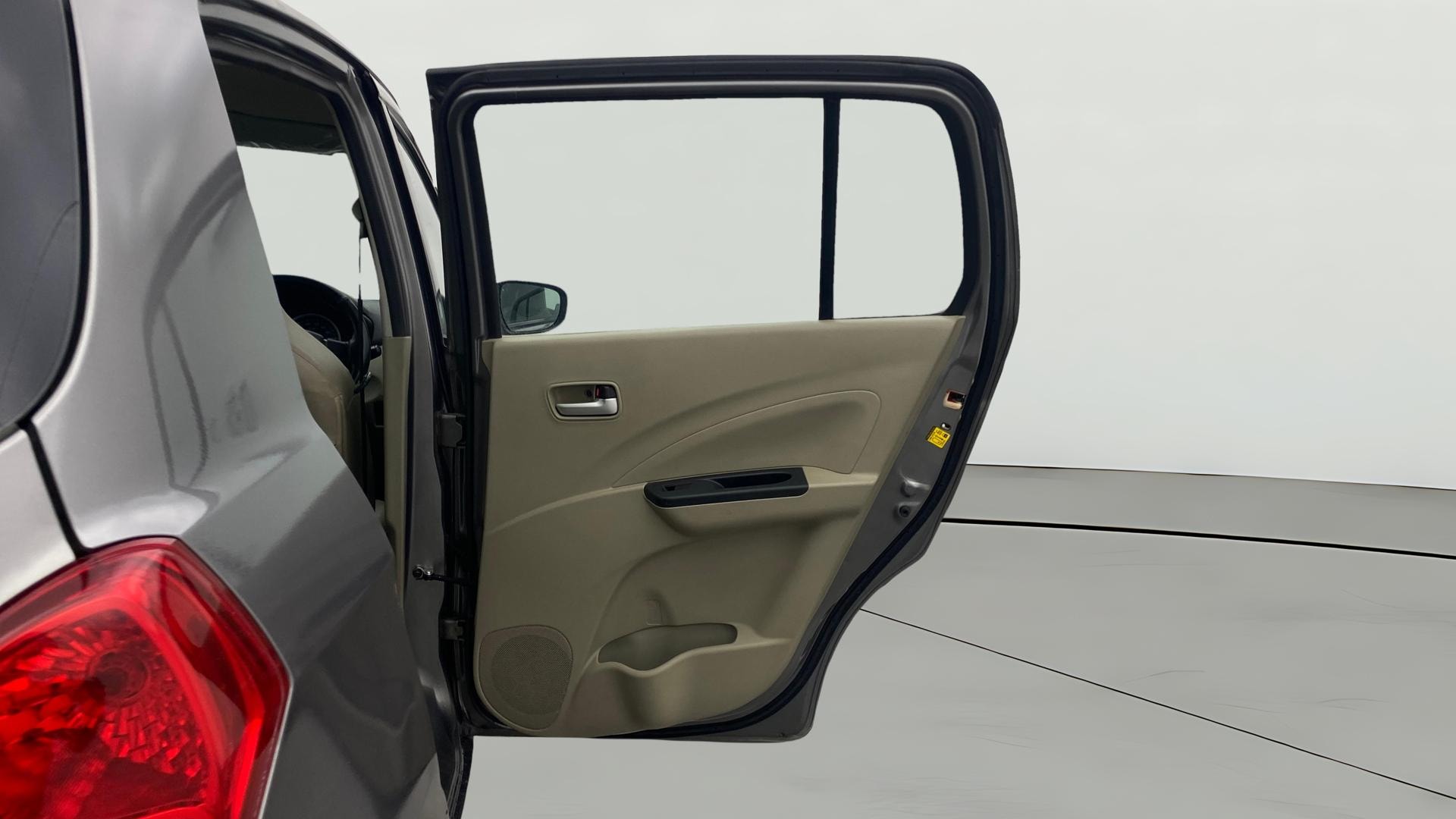 View 2017 Maruti Suzuki 1000 Base Variant Image 7 Used 2017 Maruti Suzuki 1000 Base Variant Image 7