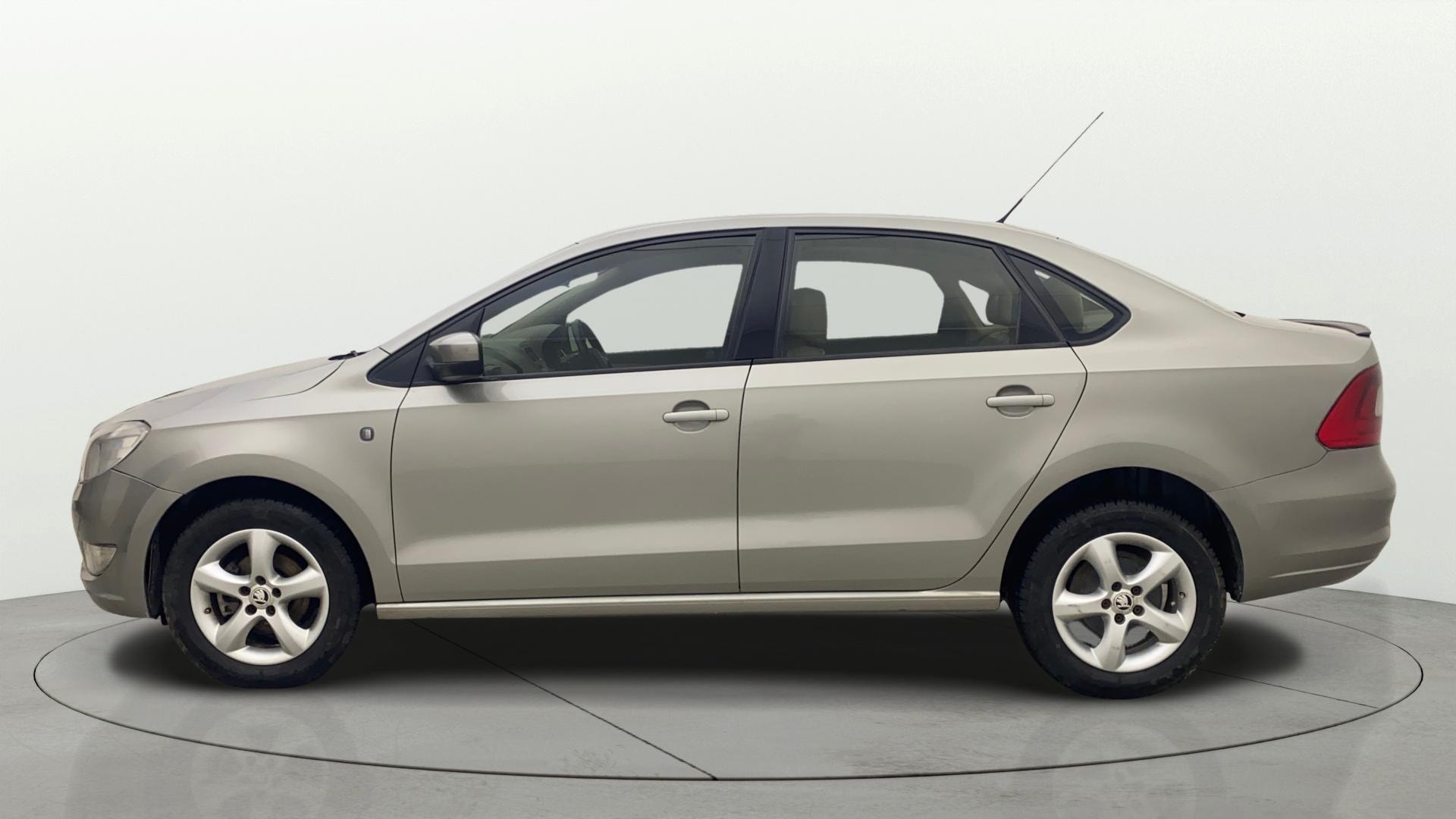View 2015 Skoda Rapid 1.5 TDI CR Ambition Plus Image 26 Used 2015 Skoda Rapid 1.5 TDI CR Ambition Plus Image 26