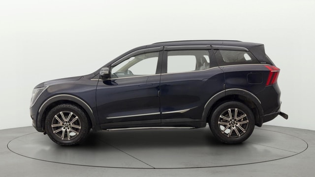 View Mahindra XUV700 Image 28 Used Mahindra XUV700 Image 28