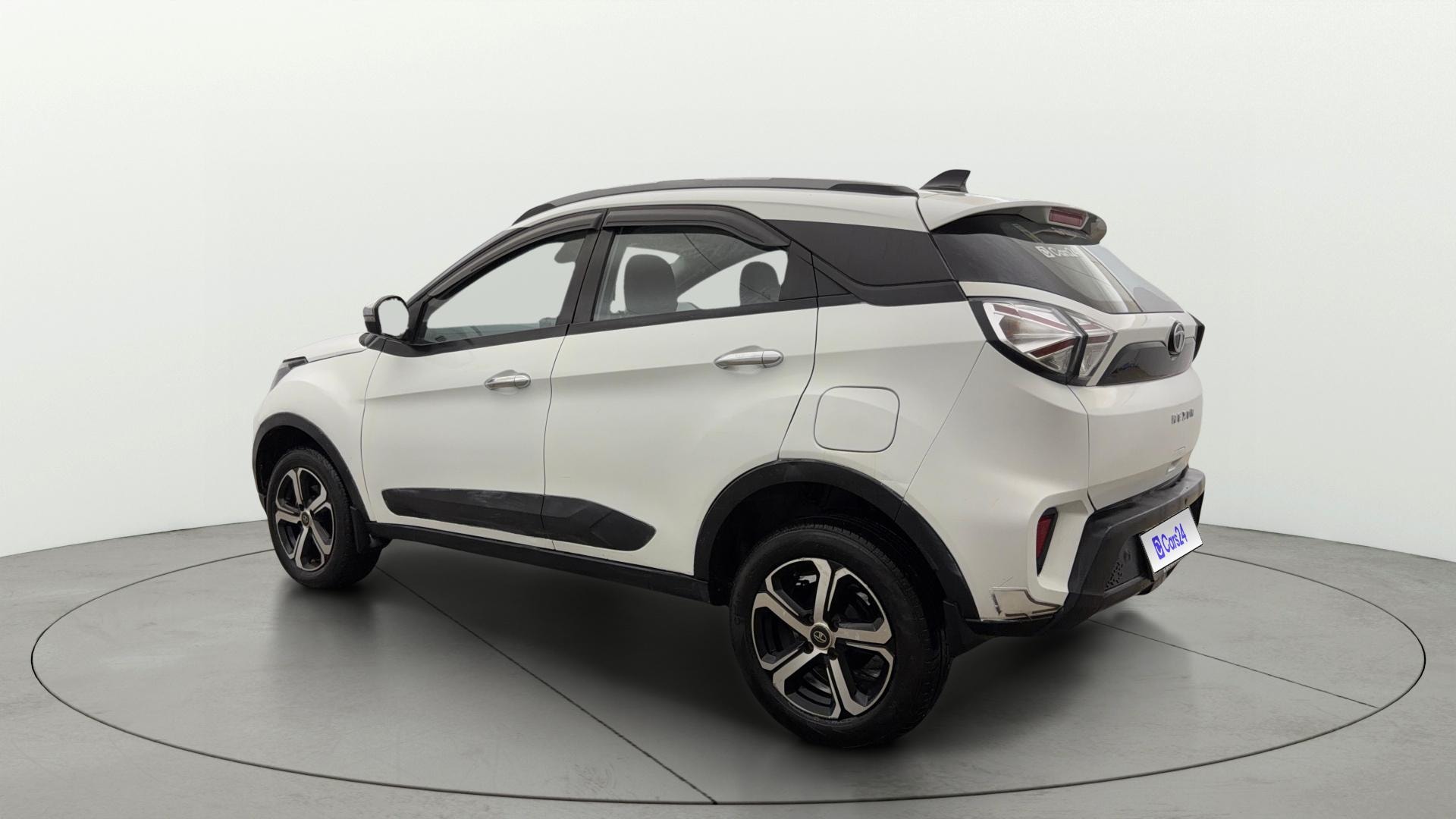 View 2023 Tata Nexon Revotron XE Image 2 Used 2023 Tata Nexon Revotron XE Image 2