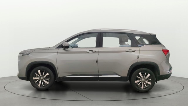 View MG Hector Plus Image 28 Used MG Hector Plus Image 28