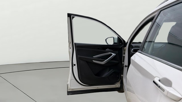 View MG Hector Image 39 Used MG Hector Image 39