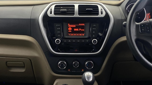 View Mahindra TUV300 Image 17 Used Mahindra TUV300 Image 17